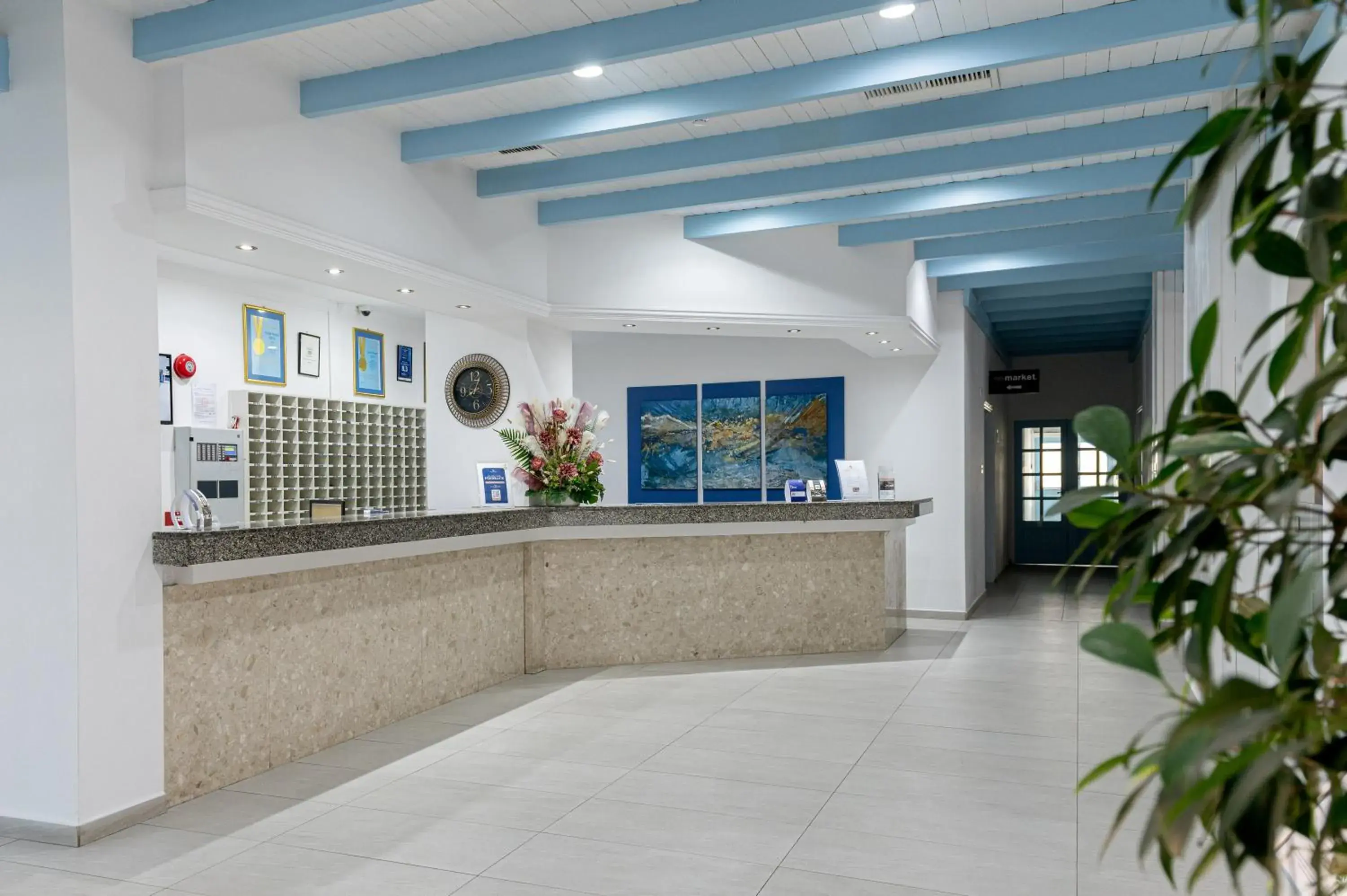 Facade/entrance in Kefalos Damon Hotel Apartments Facade/entrance in Kefalos Damon Hotel Apartments