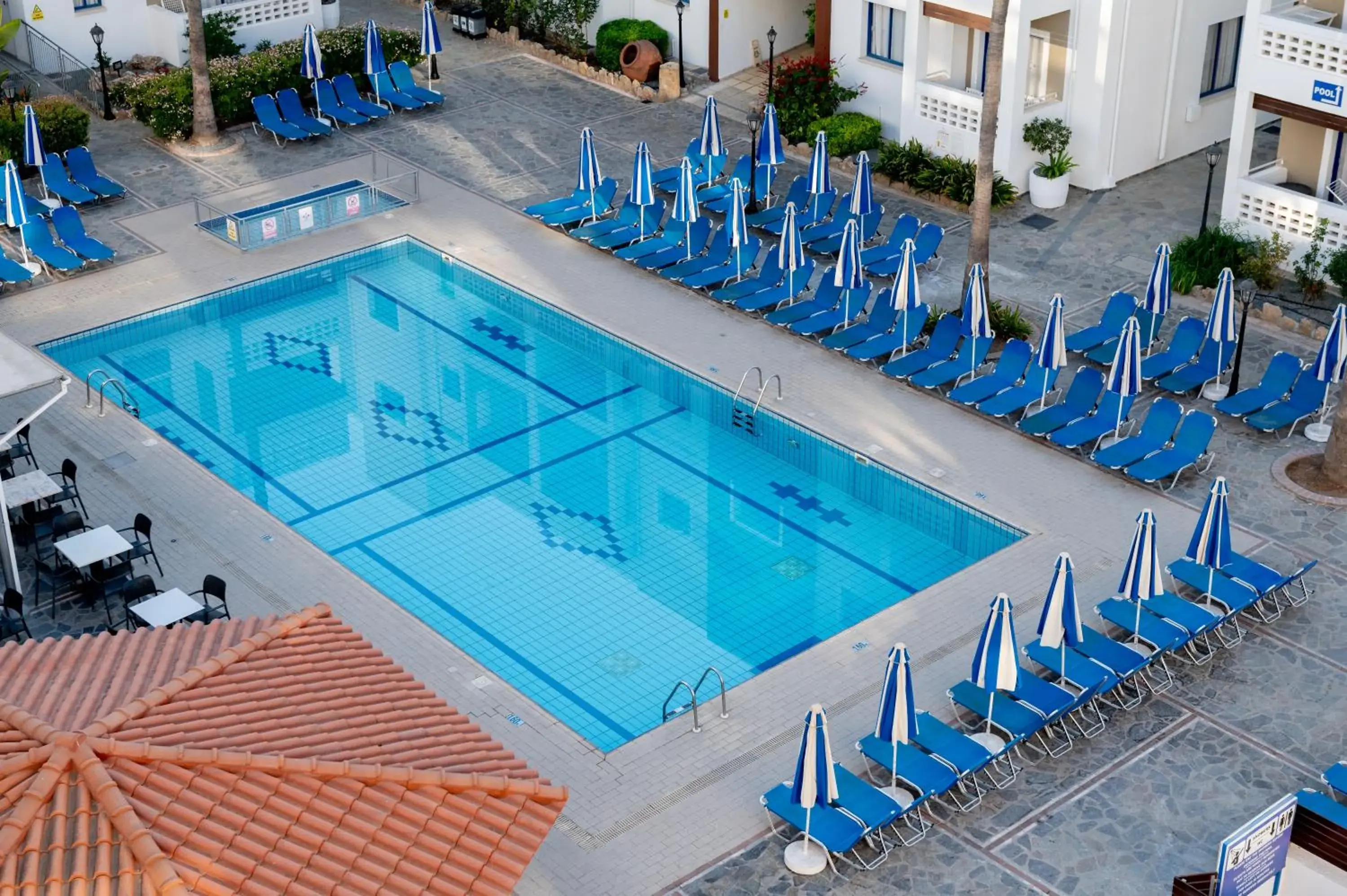 Property building in Kefalos Damon Hotel Apartments Property building in Kefalos Damon Hotel Apartments