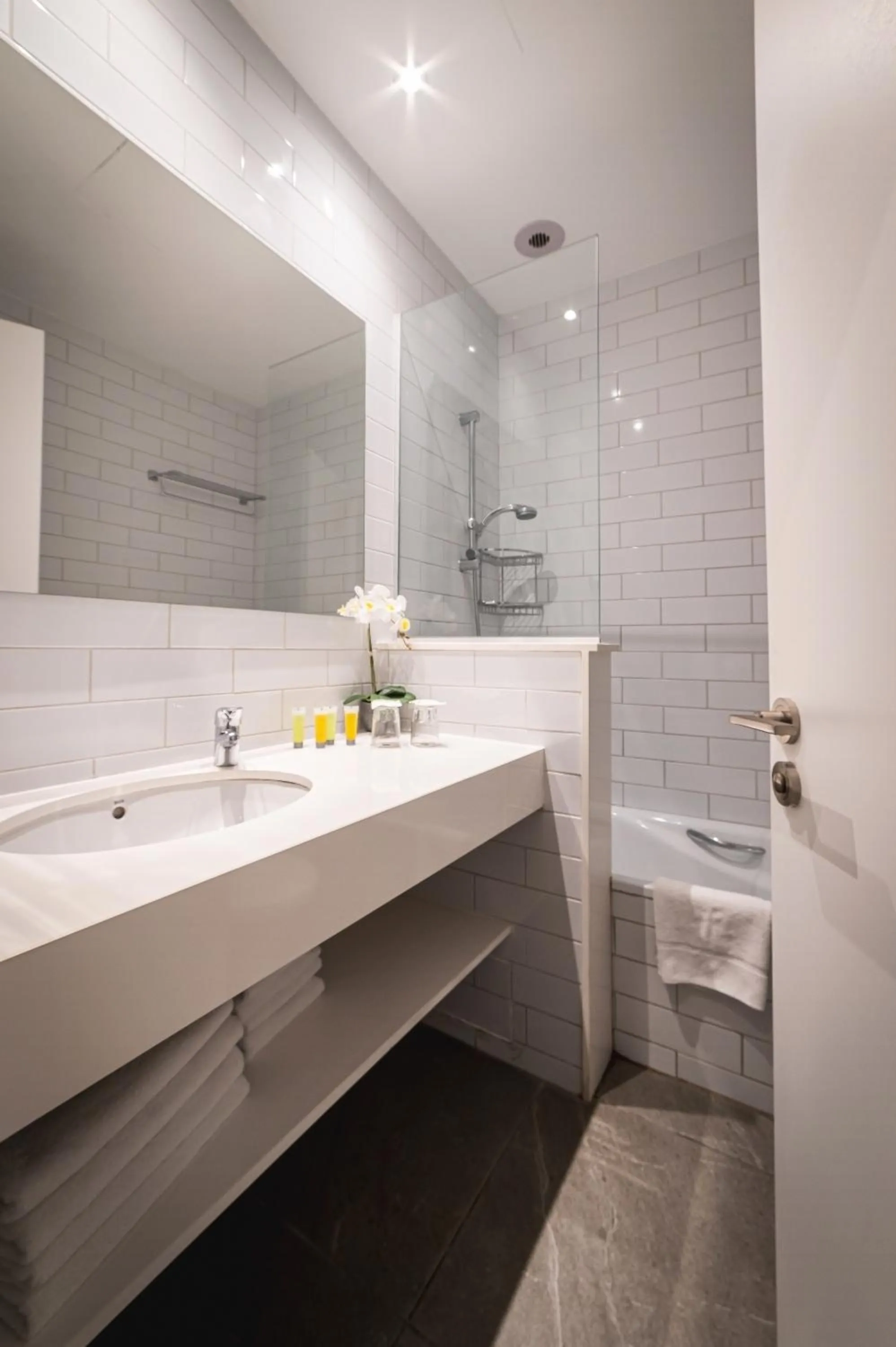 Bathroom in Kefalos Damon Hotel Apartments