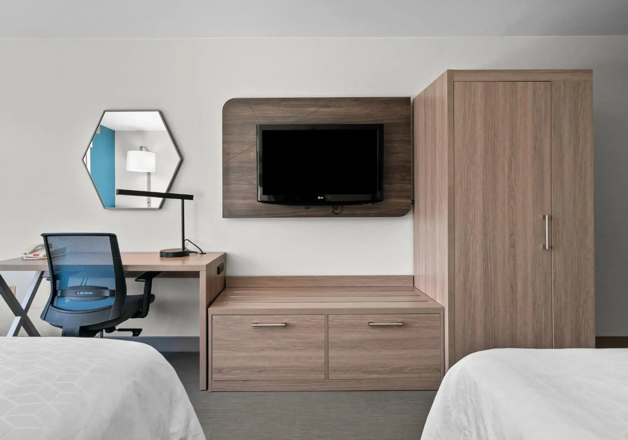 Standard Room with Two Queen Beds in Holiday Inn Express Hotel & Suites West Point-Fort Montgomery by IHG Standard Room with Two Queen Beds in Holiday Inn Express Hotel & Suites West Point-Fort Montgomery by IHG