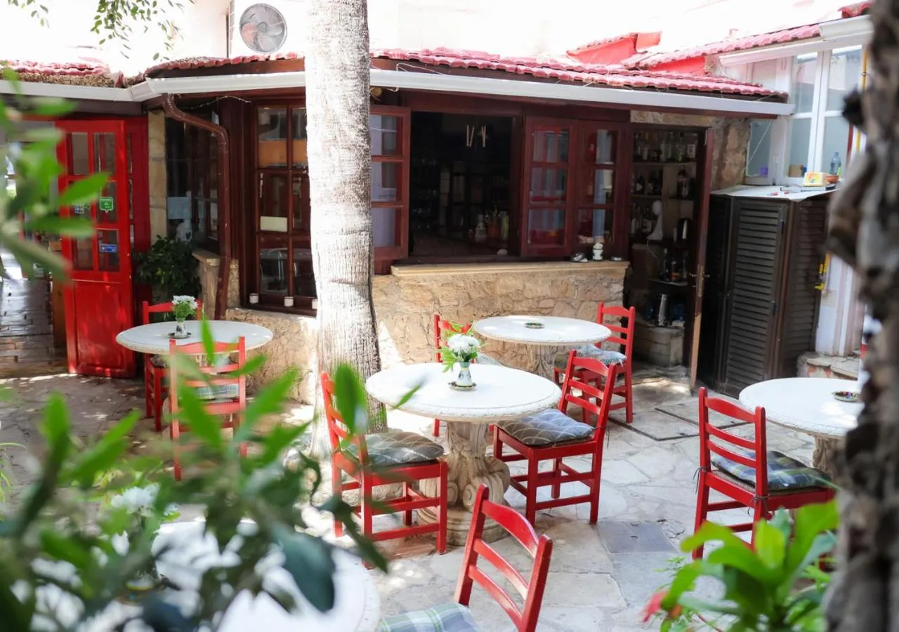 Kiniras Traditional Hotel & Restaurant