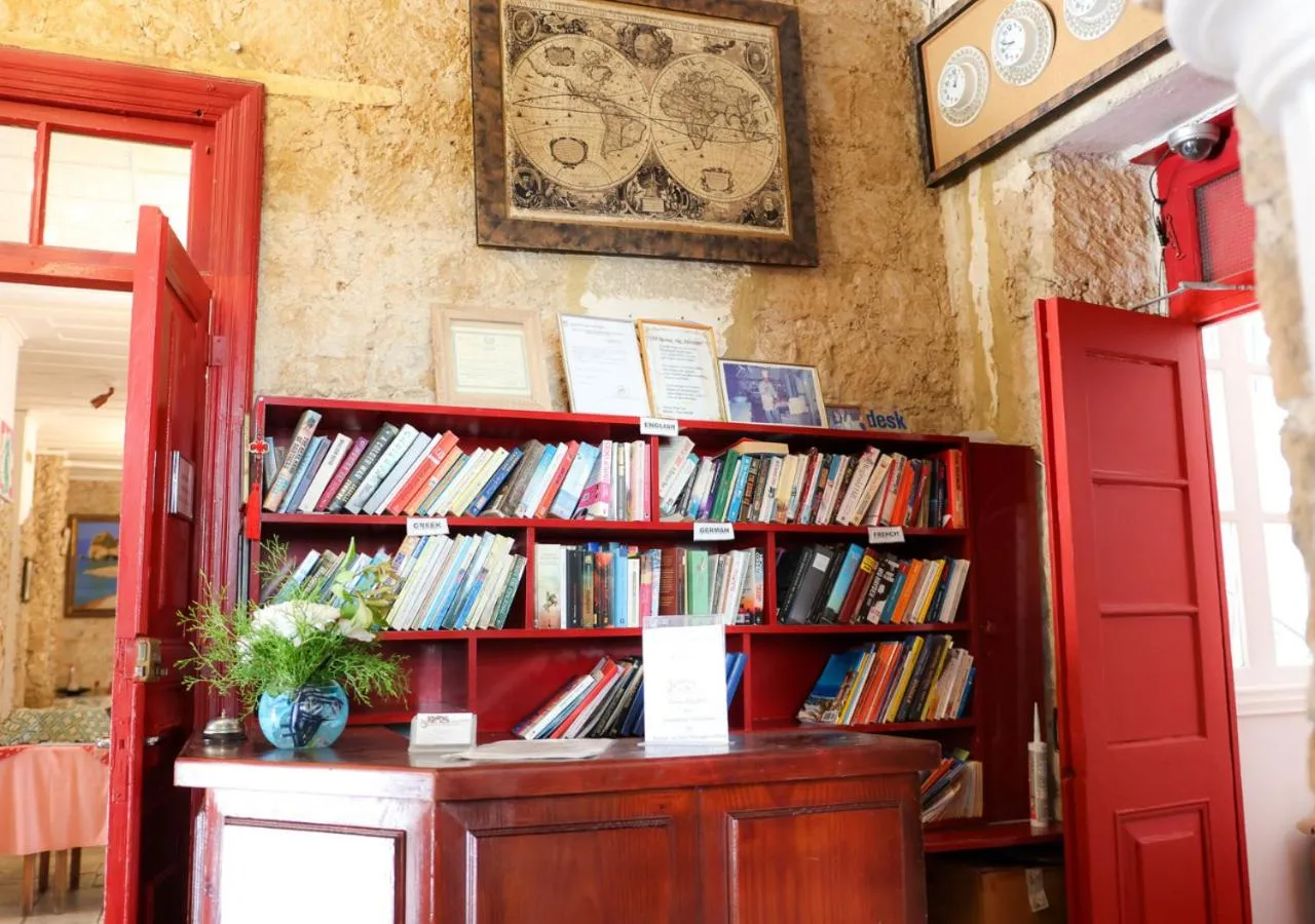 Kiniras Traditional Hotel & Restaurant