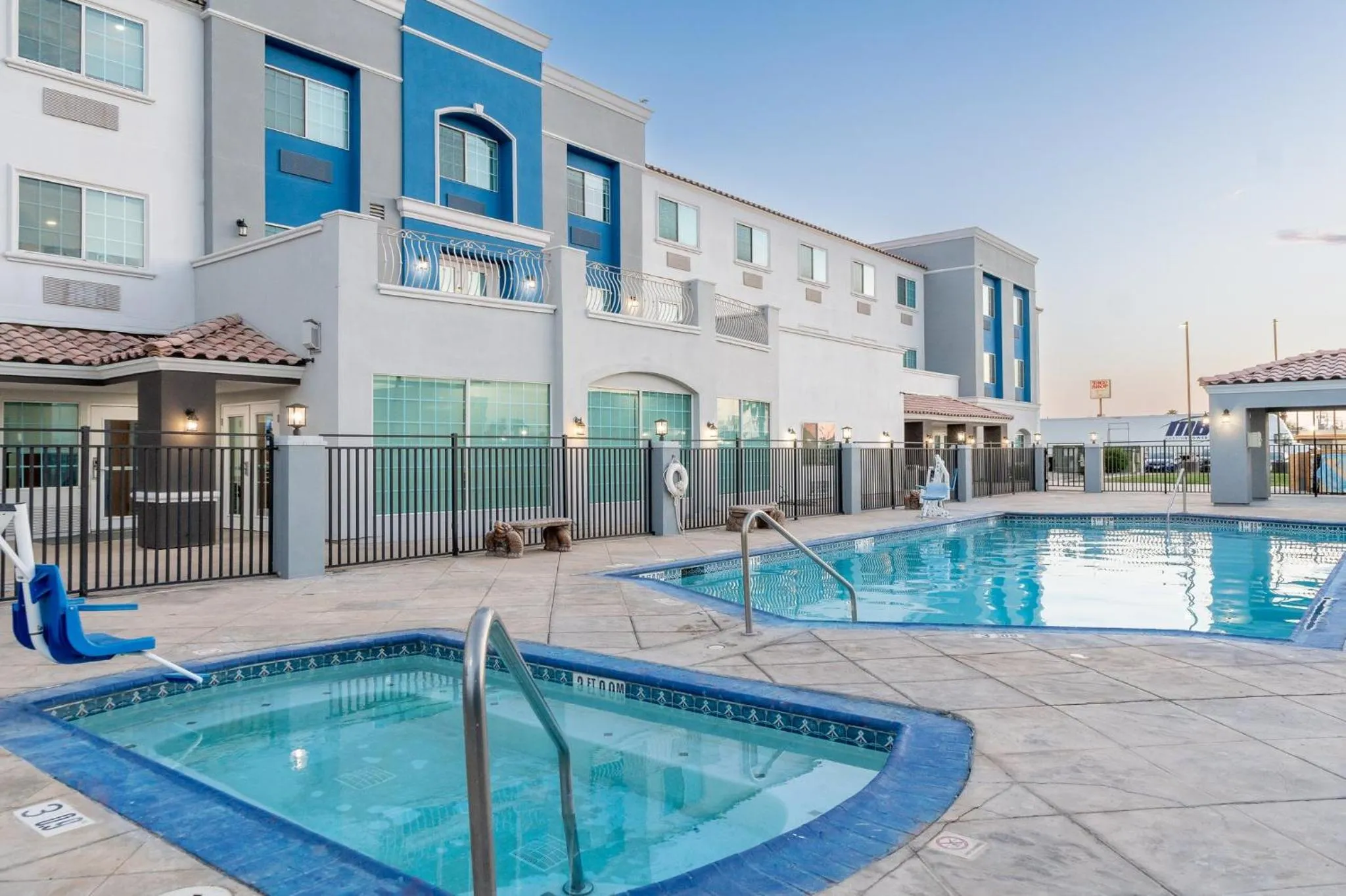 Swimming pool in Holiday Inn Express Hotel & Suites El Centro by IHG