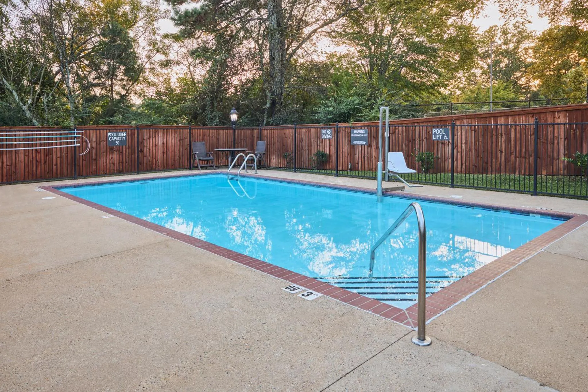 Swimming pool in Candlewood Suites Hot Springs by IHG