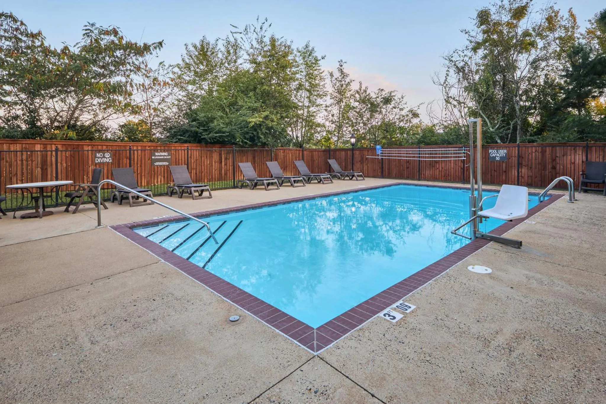 Swimming pool in Candlewood Suites Hot Springs by IHG