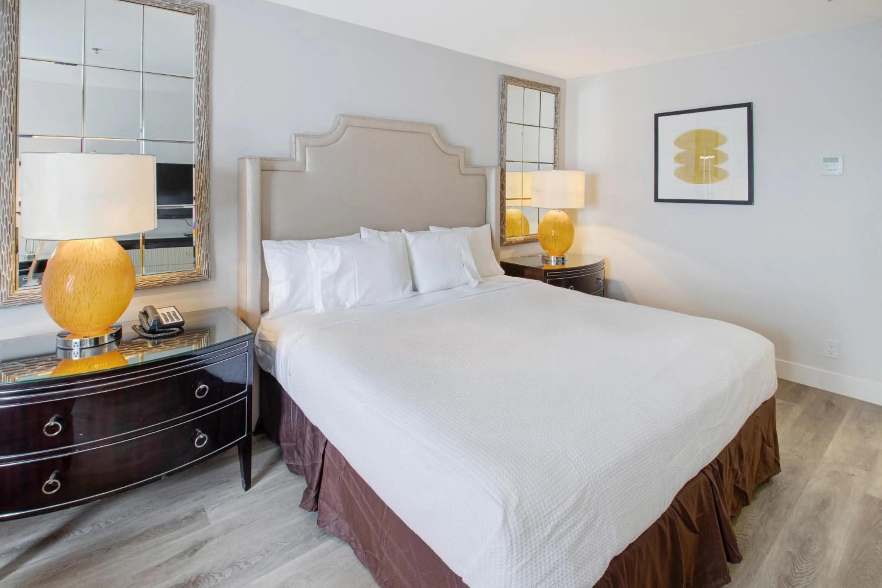 Photo of the whole room, Bed in Elkotel