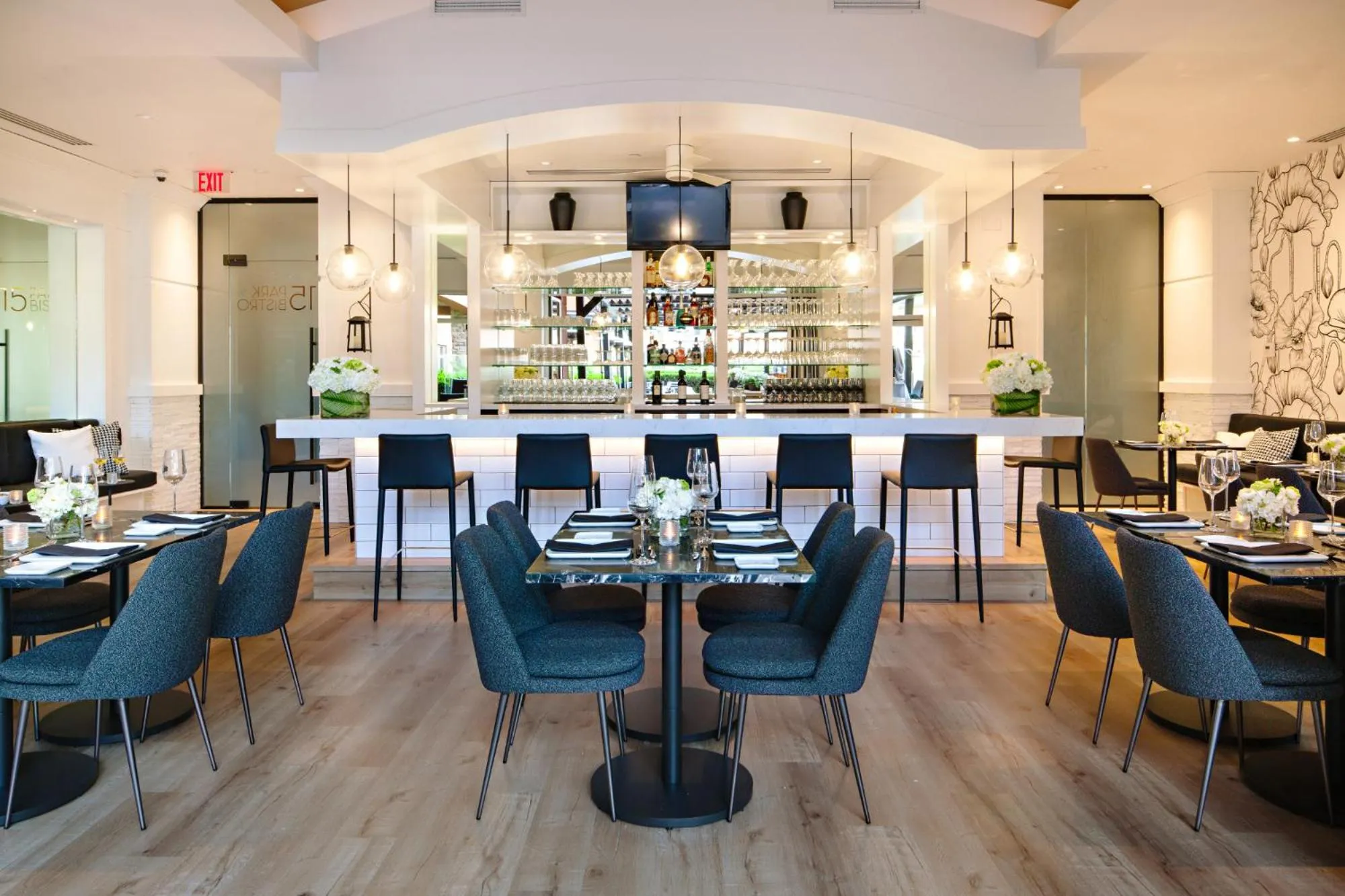 Restaurant/places to eat in Watermark Beach Resort