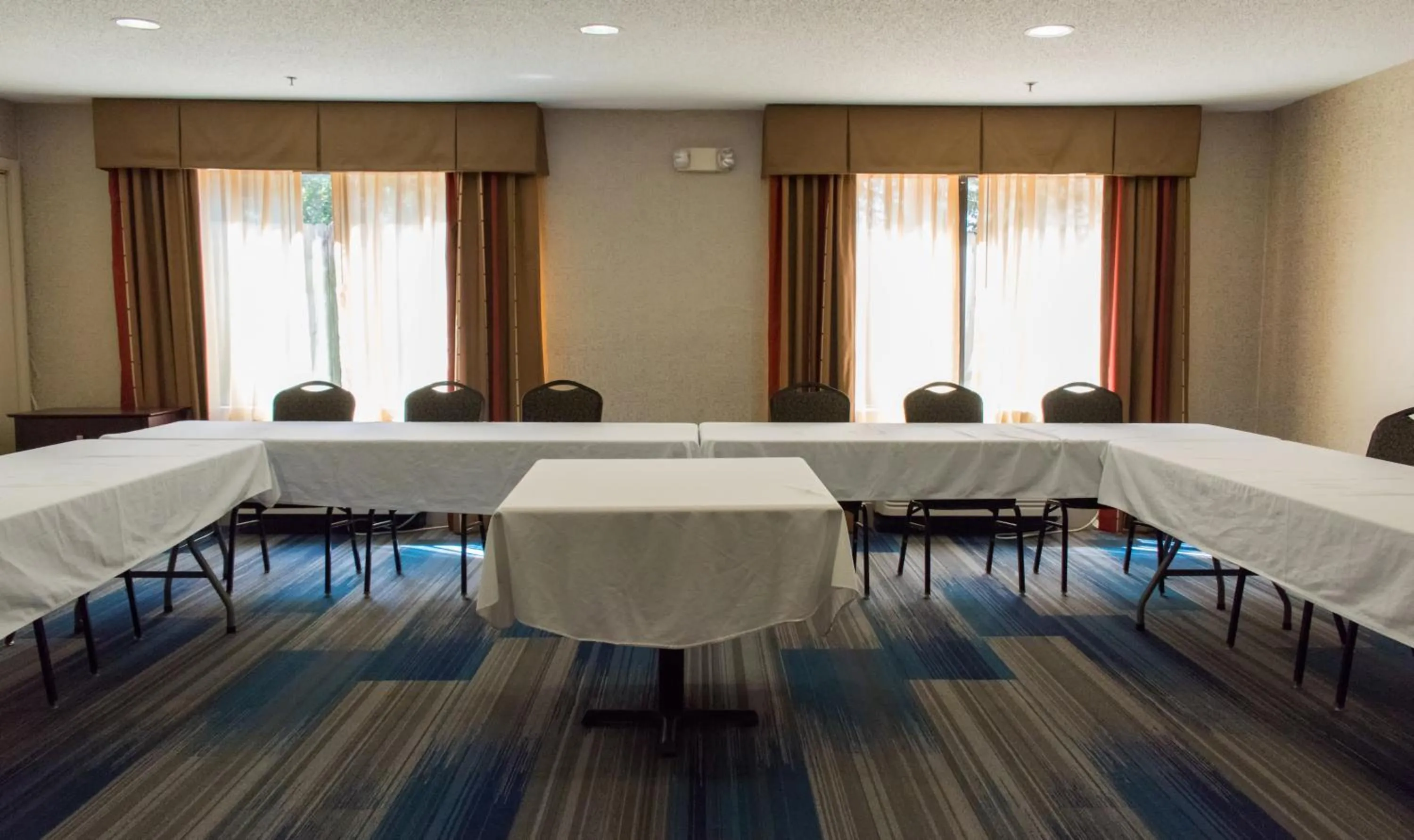 Meeting/conference room in Holiday Inn Express Hotel & Suites Kinston by IHG