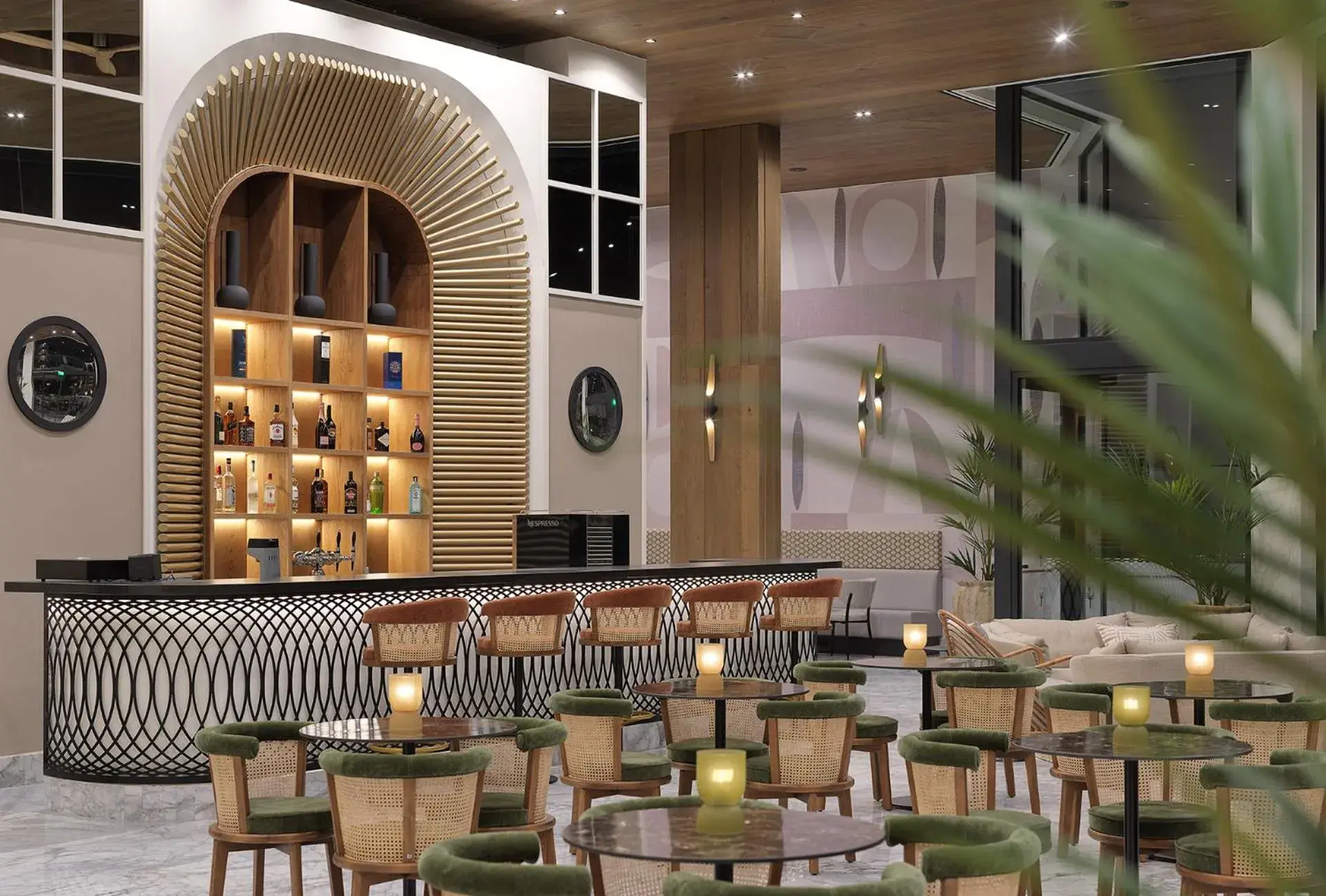 Lounge or bar in The GrandResort - Limited Edition by Leonardo Hotels Lounge or bar in The GrandResort - Limited Edition by Leonardo Hotels