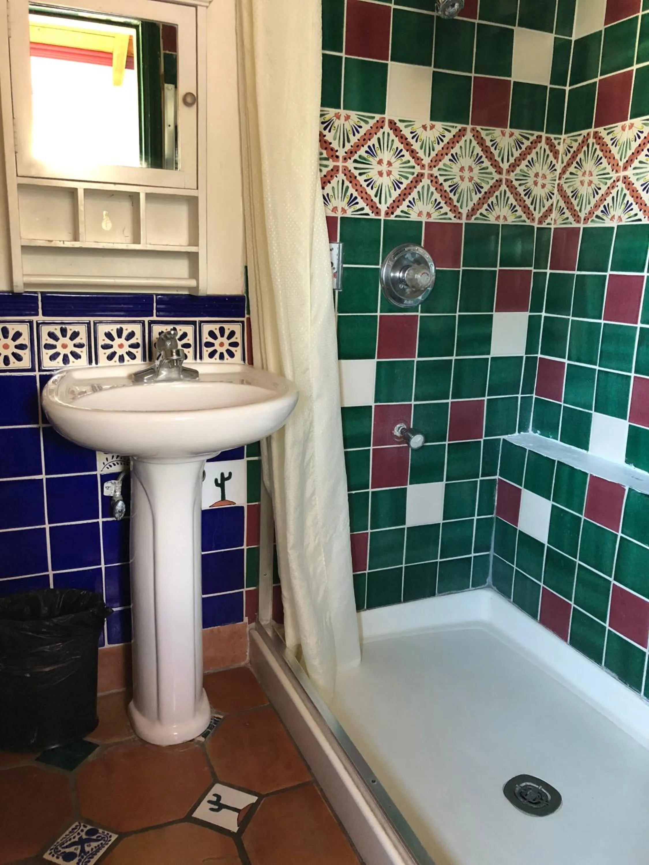 Shower in Ala Mar by the Sea