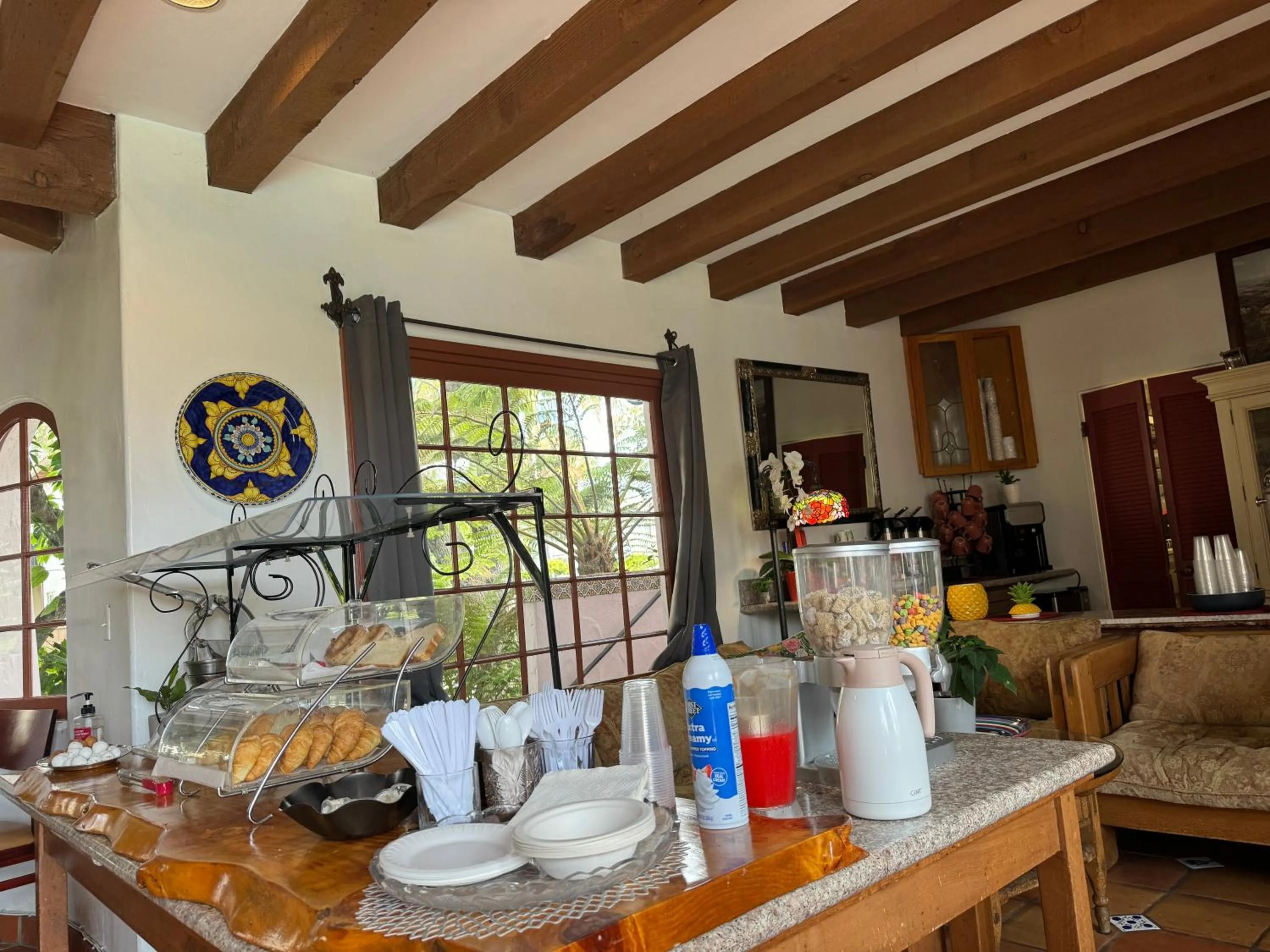 Breakfast in Ala Mar by the Sea