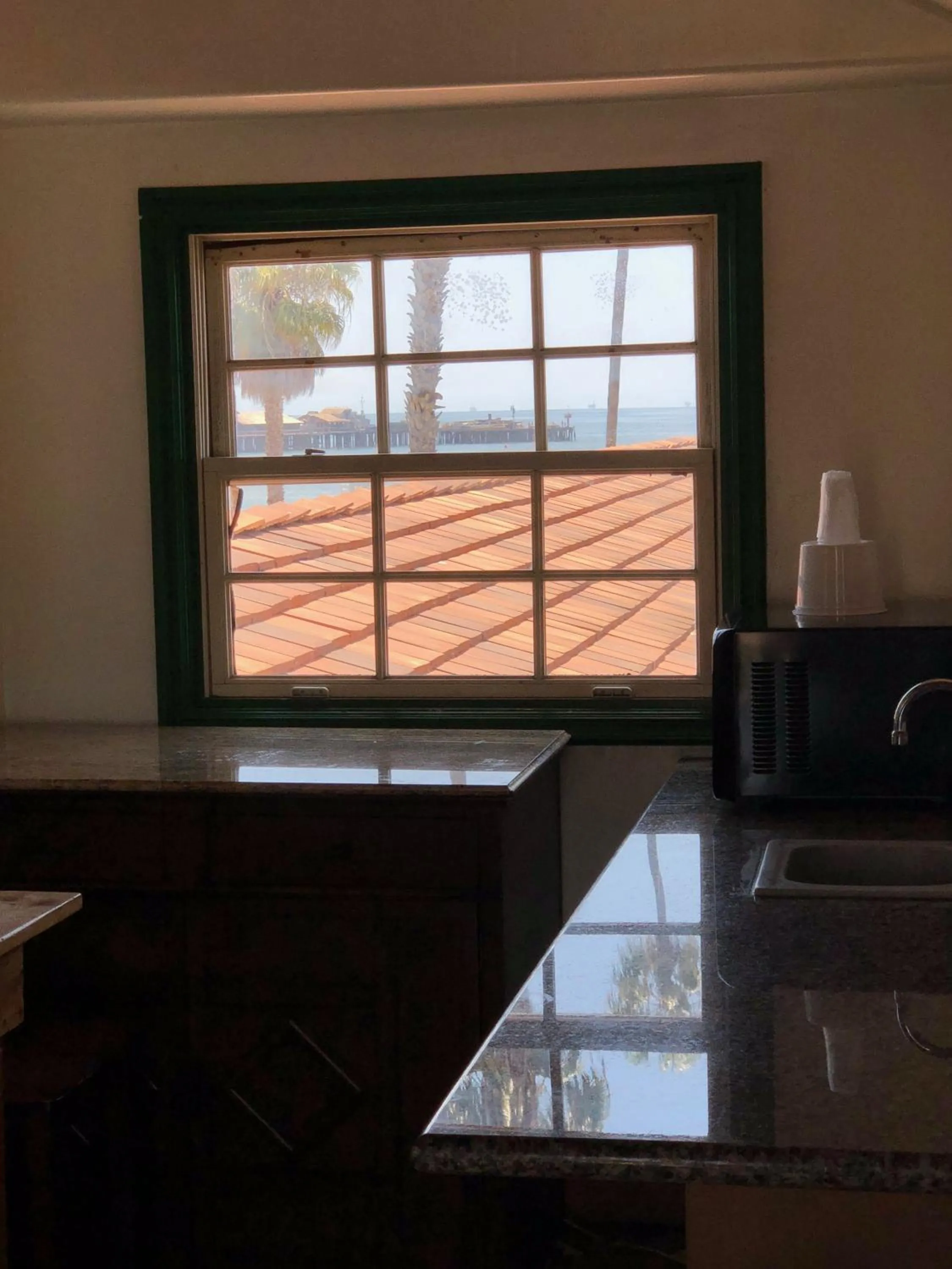 Kitchen or kitchenette in Ala Mar by the Sea