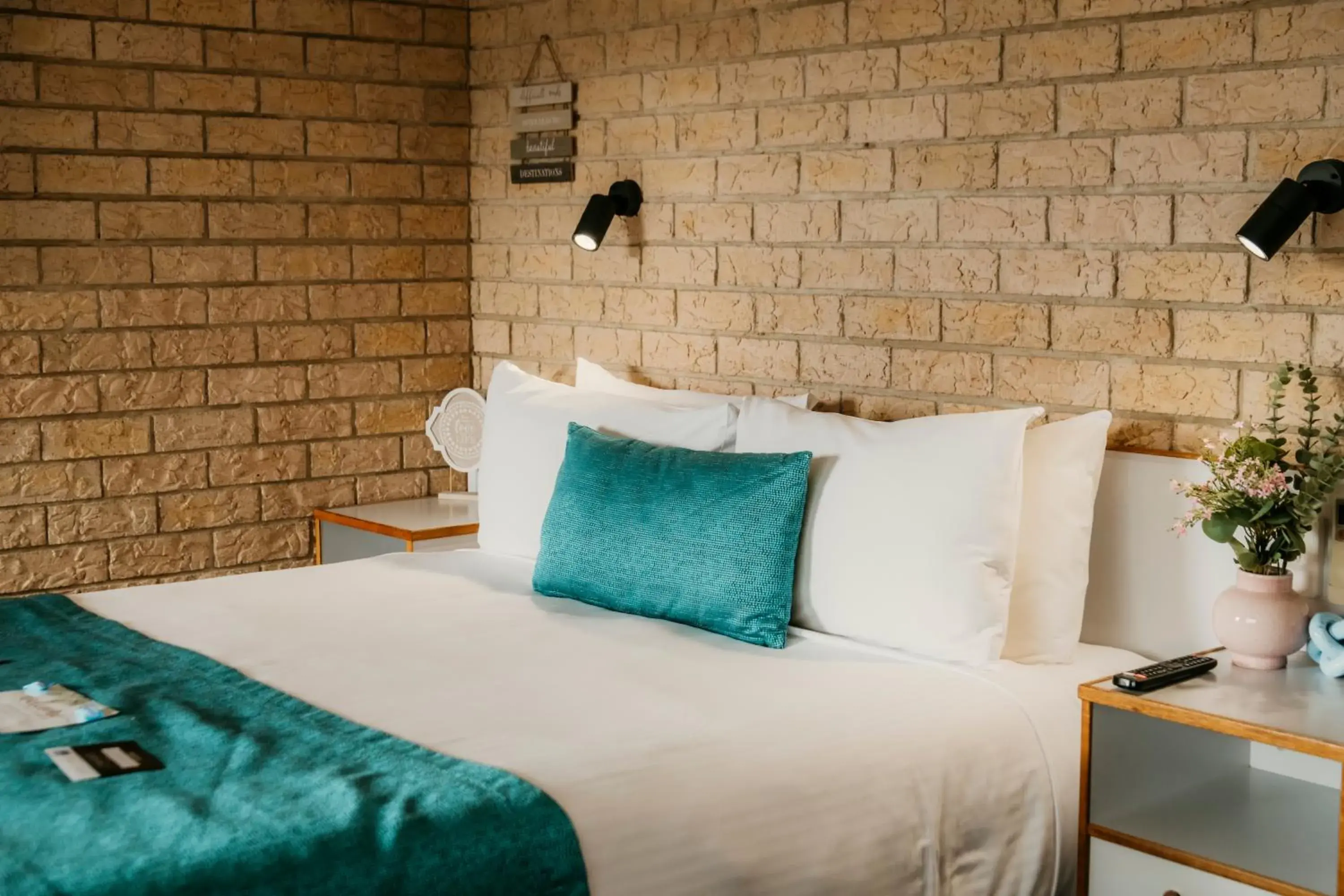 Deluxe Queen Room - Non Pet Friendly in Kennedy Drive Boutique Motel - Close To City Centre & Airport Deluxe Queen Room - Non Pet Friendly in Kennedy Drive Boutique Motel - Close To City Centre & Airport