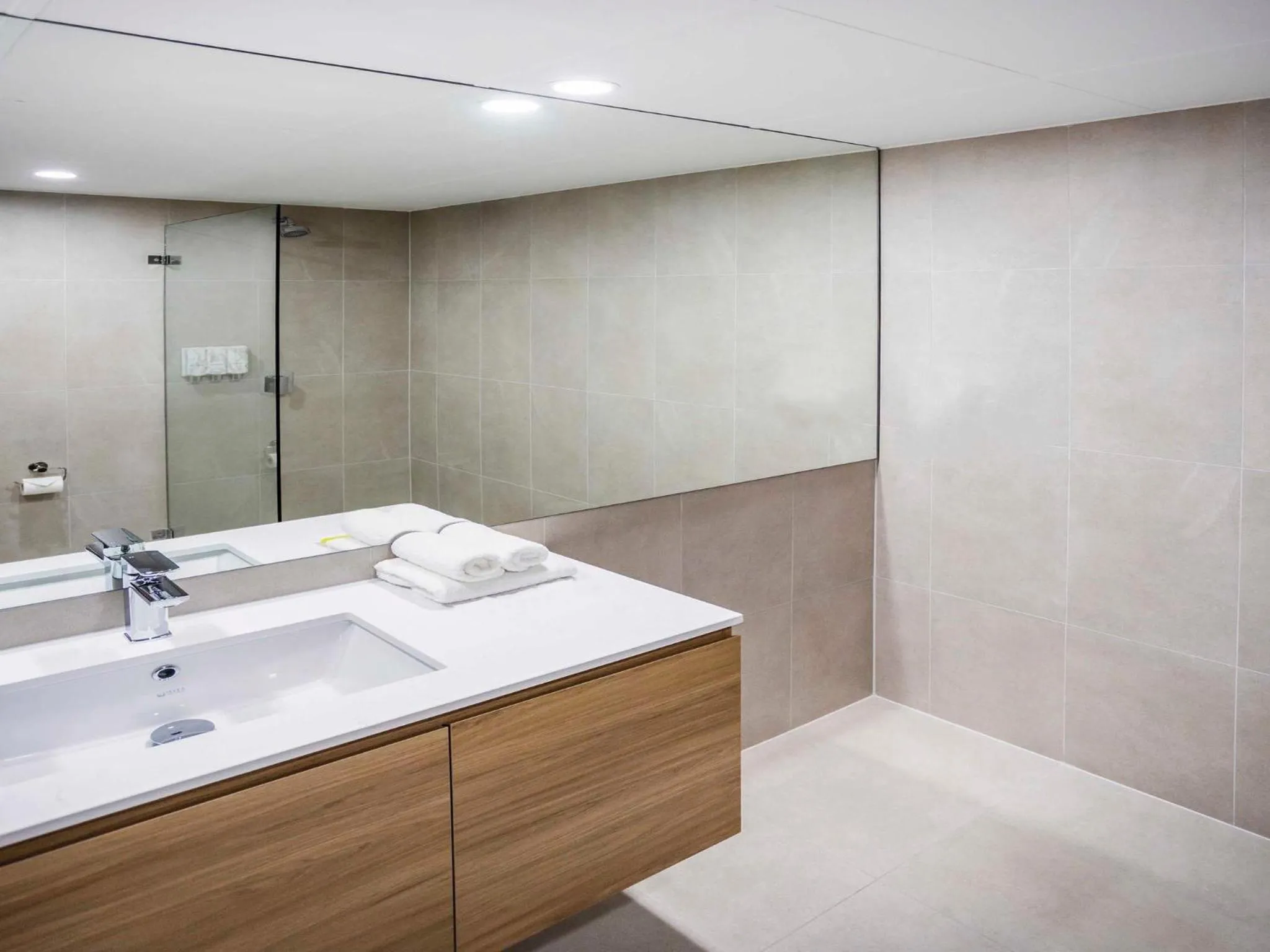 Bathroom in Littomore Hotel on Stewart, Bathurst