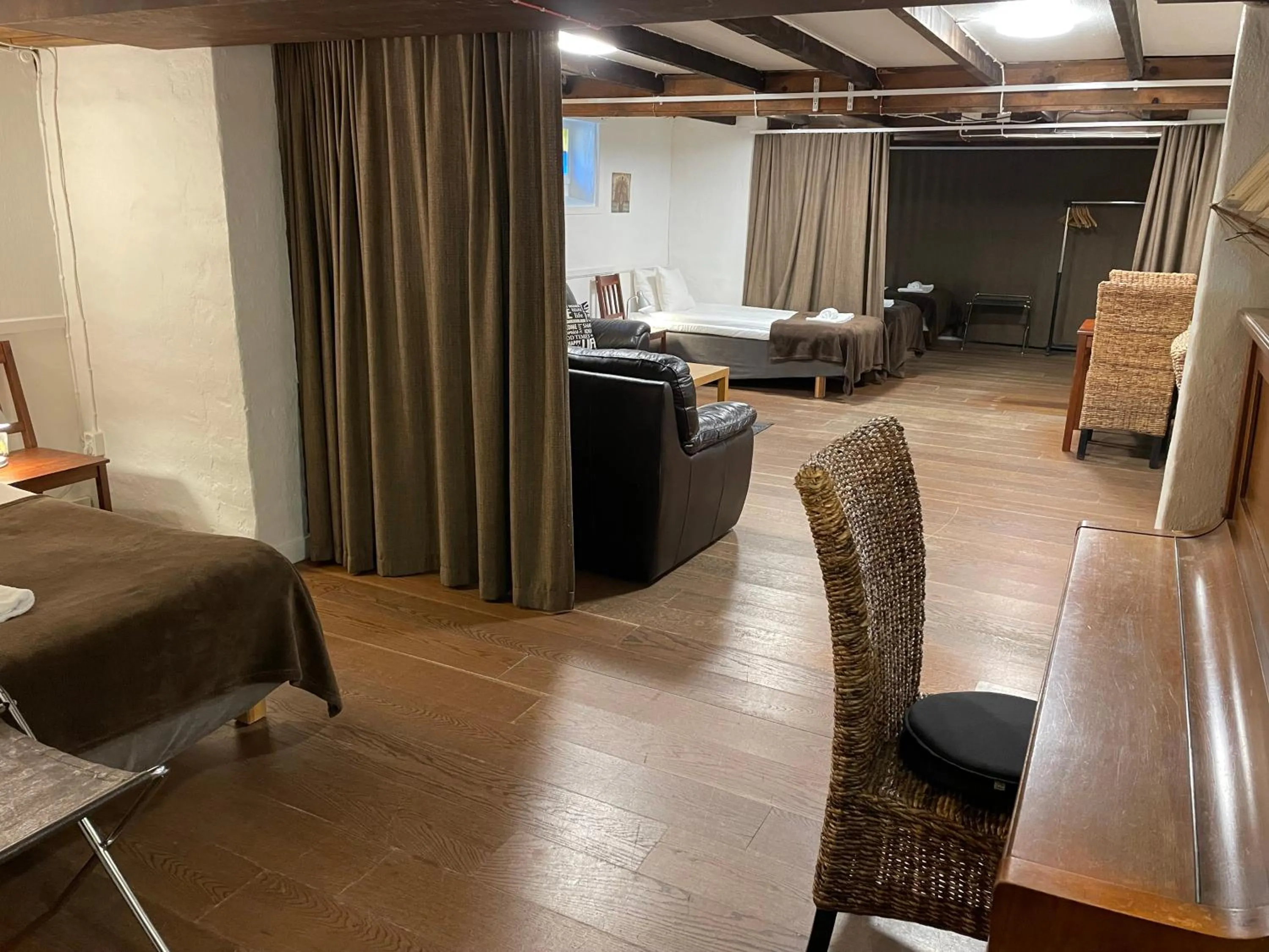 Photo of the whole room in Port Hotel