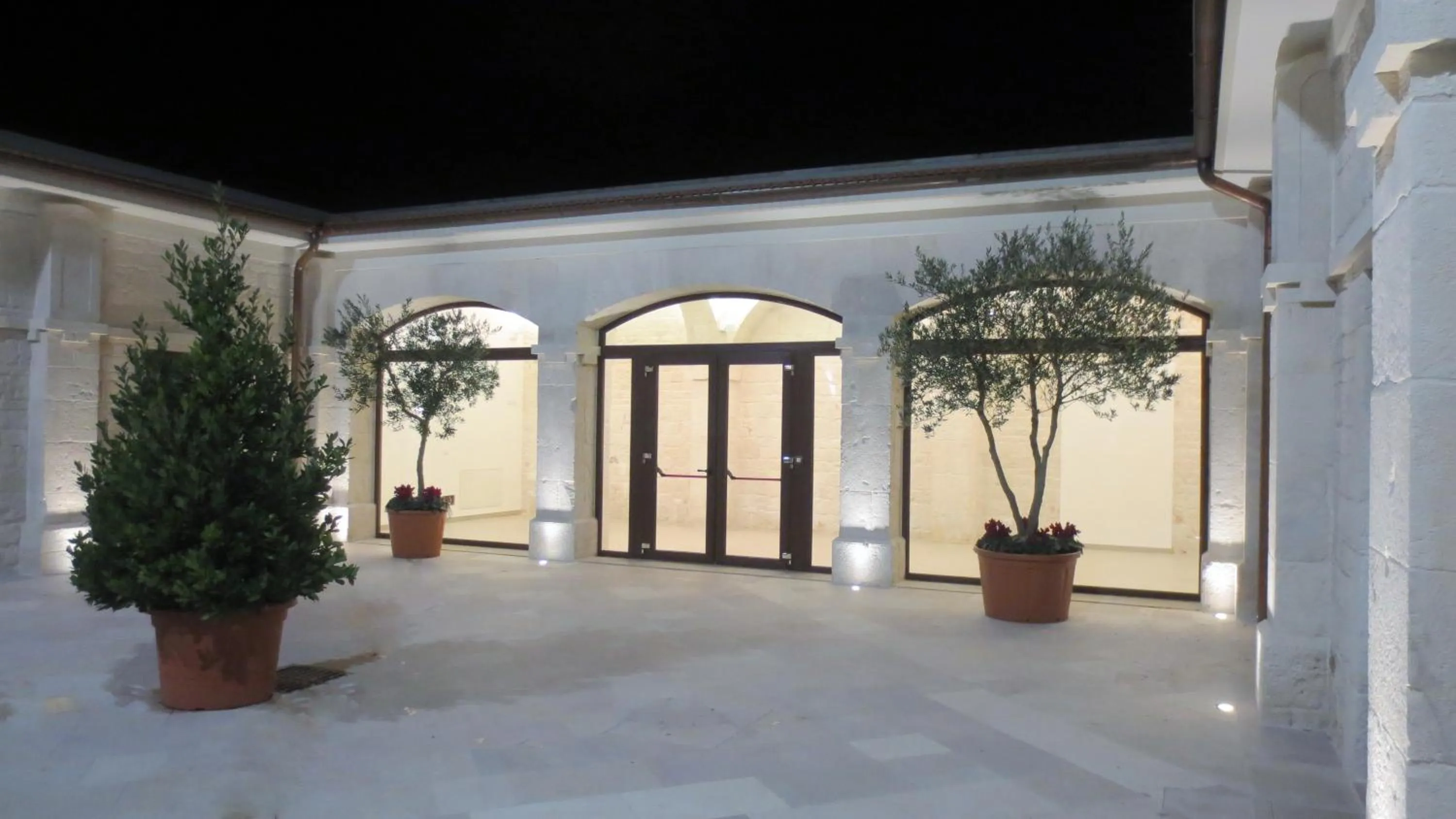 Facade/entrance in Domus Antiqua Residence