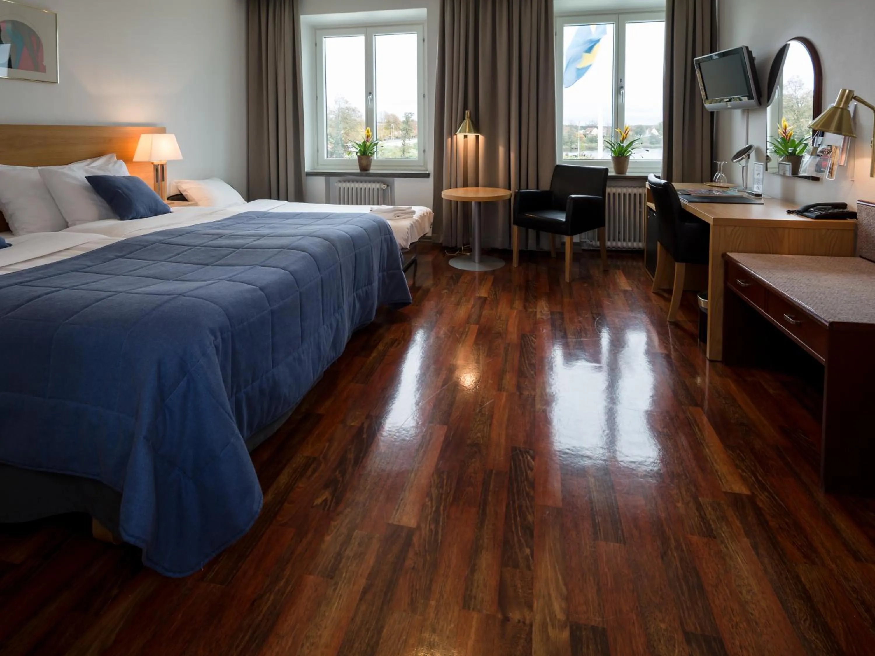 Photo of the whole room, Bed in Grand Hotel Falkenberg