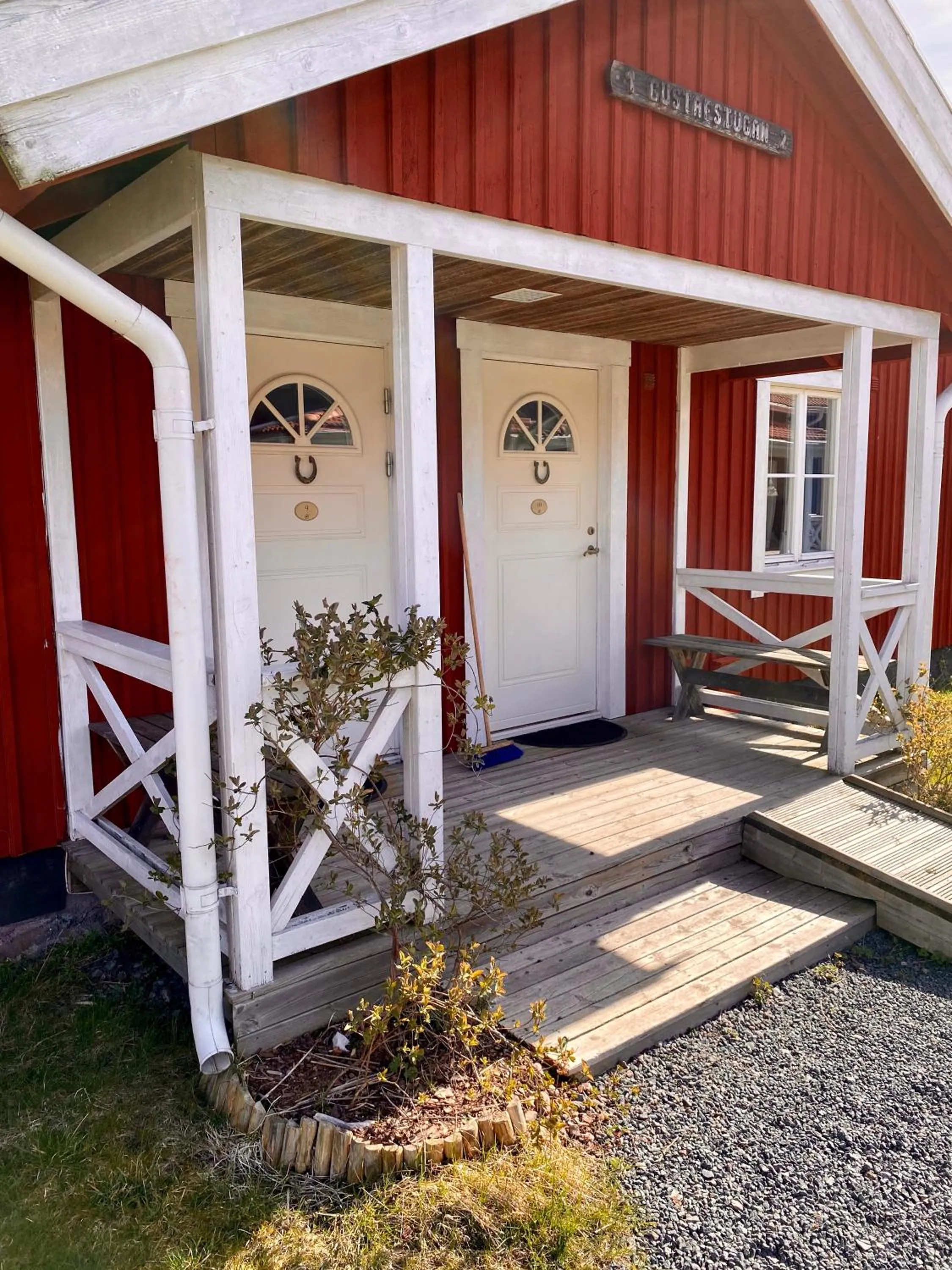 Facade/entrance in Wallby Säteri