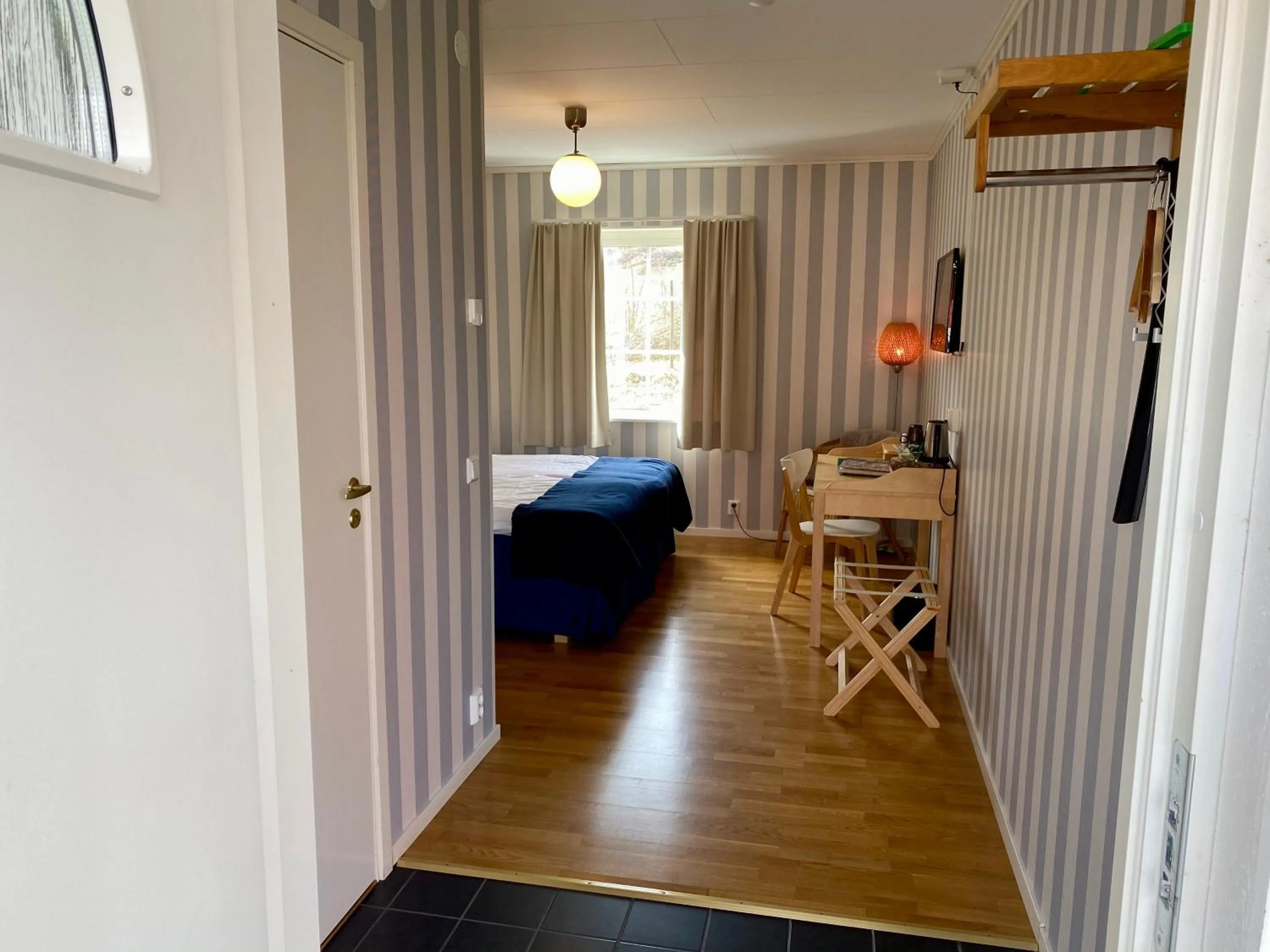 Photo of the whole room, Bed in Wallby Säteri