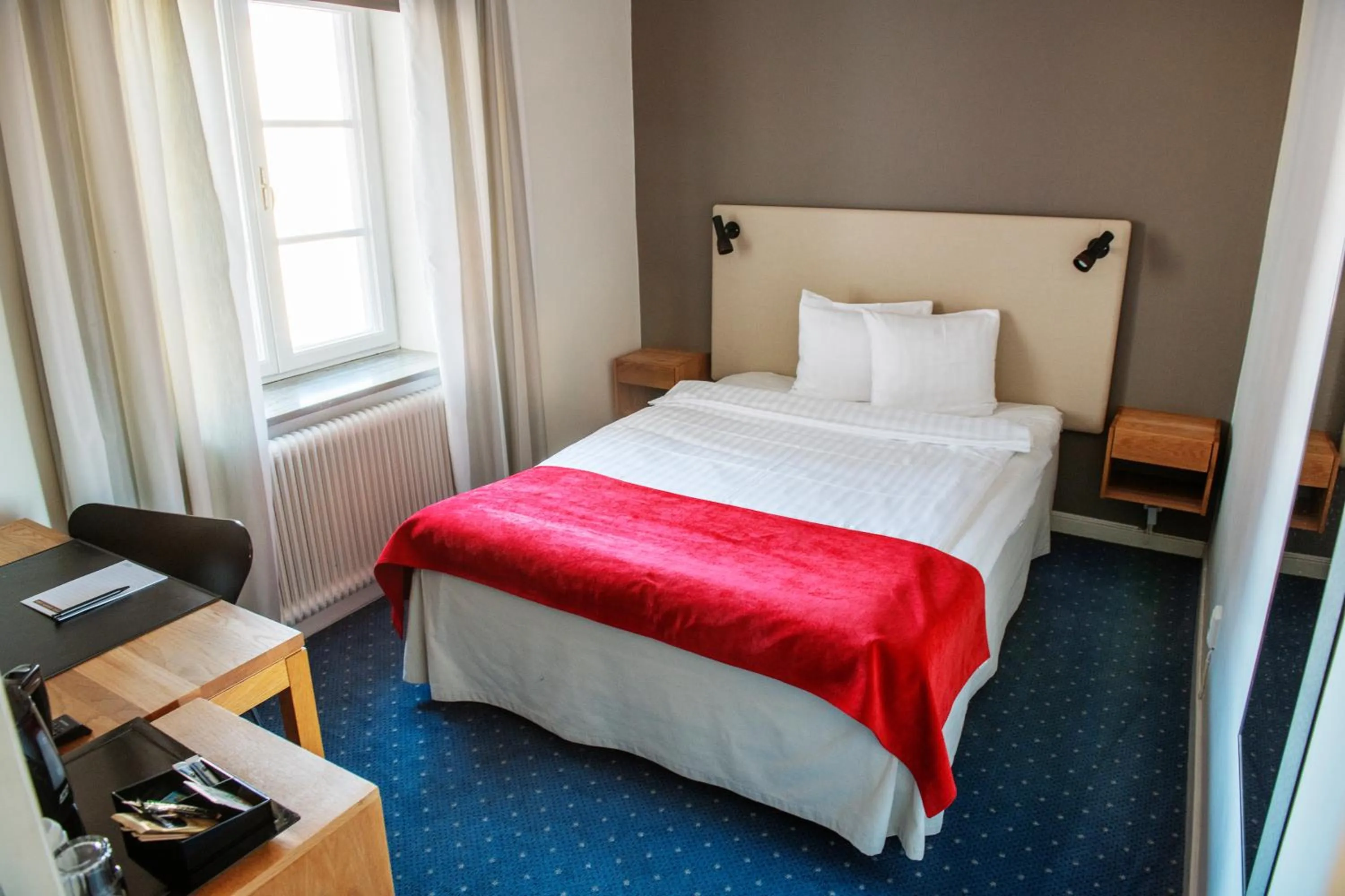 Photo of the whole room, Bed in Hotel Bishops Arms Strängnäs