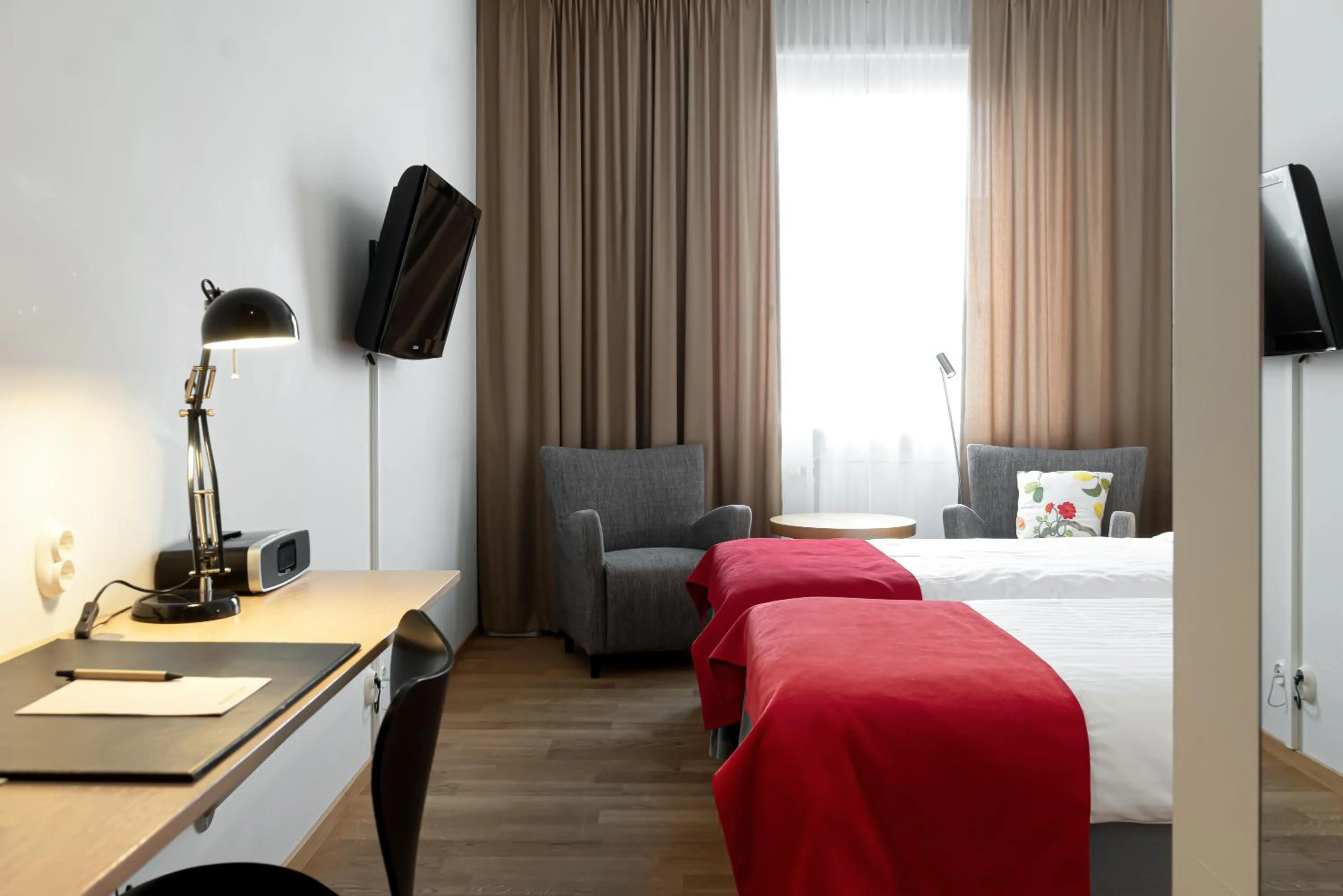 Bedroom, Bed in Hotel Bishops Arms Strängnäs