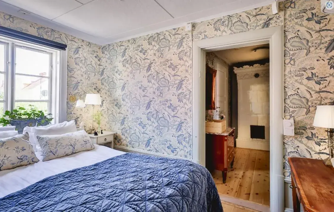 Grandlit Slottsstugan (7 minuter promenad) - single occupancy in Vadstena Klosterhotell Konferens & Spa Grandlit Slottsstugan (7 minuter promenad) - single occupancy in Vadstena Klosterhotell Konferens & Spa