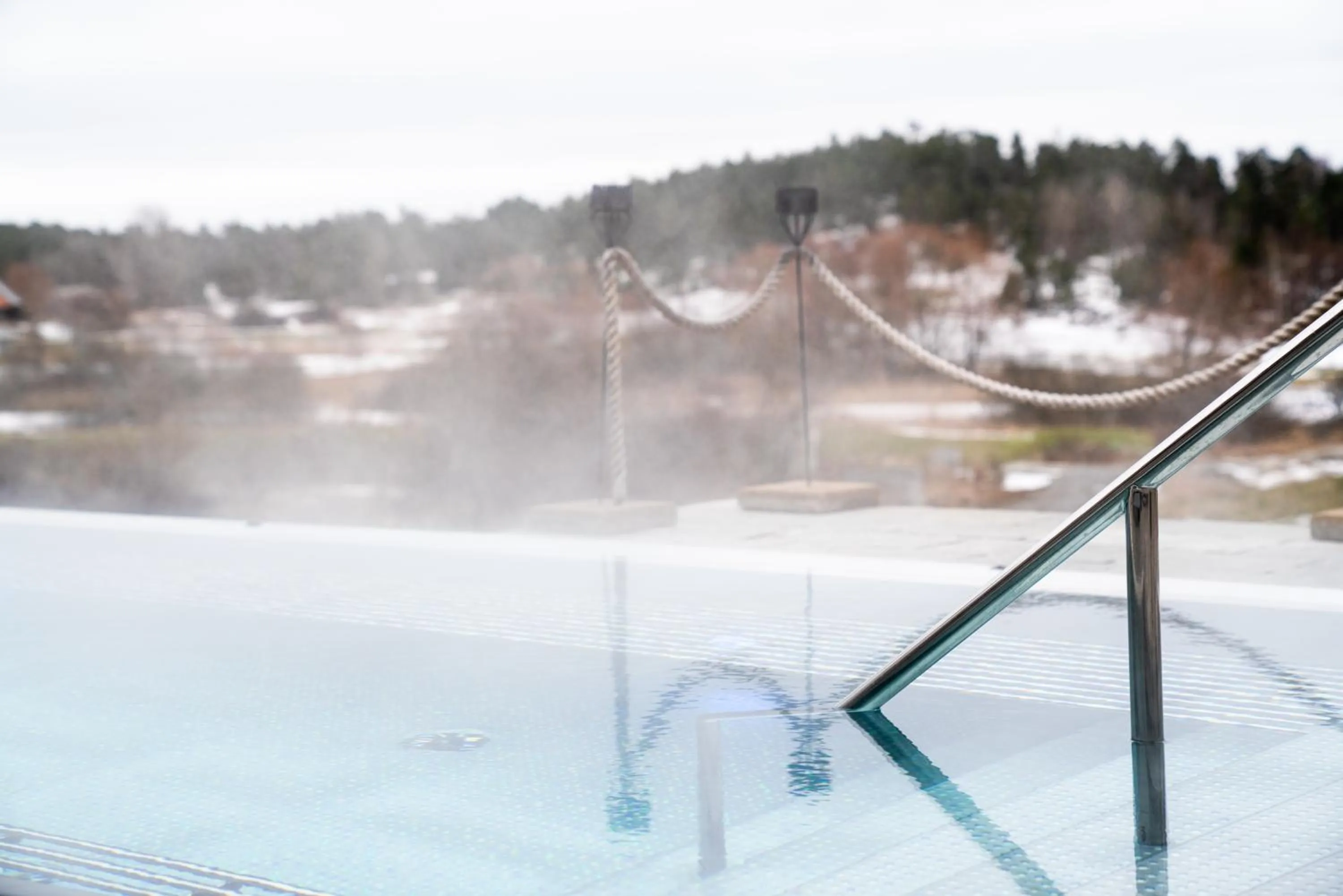 Pool view in Fågelbro Säteri