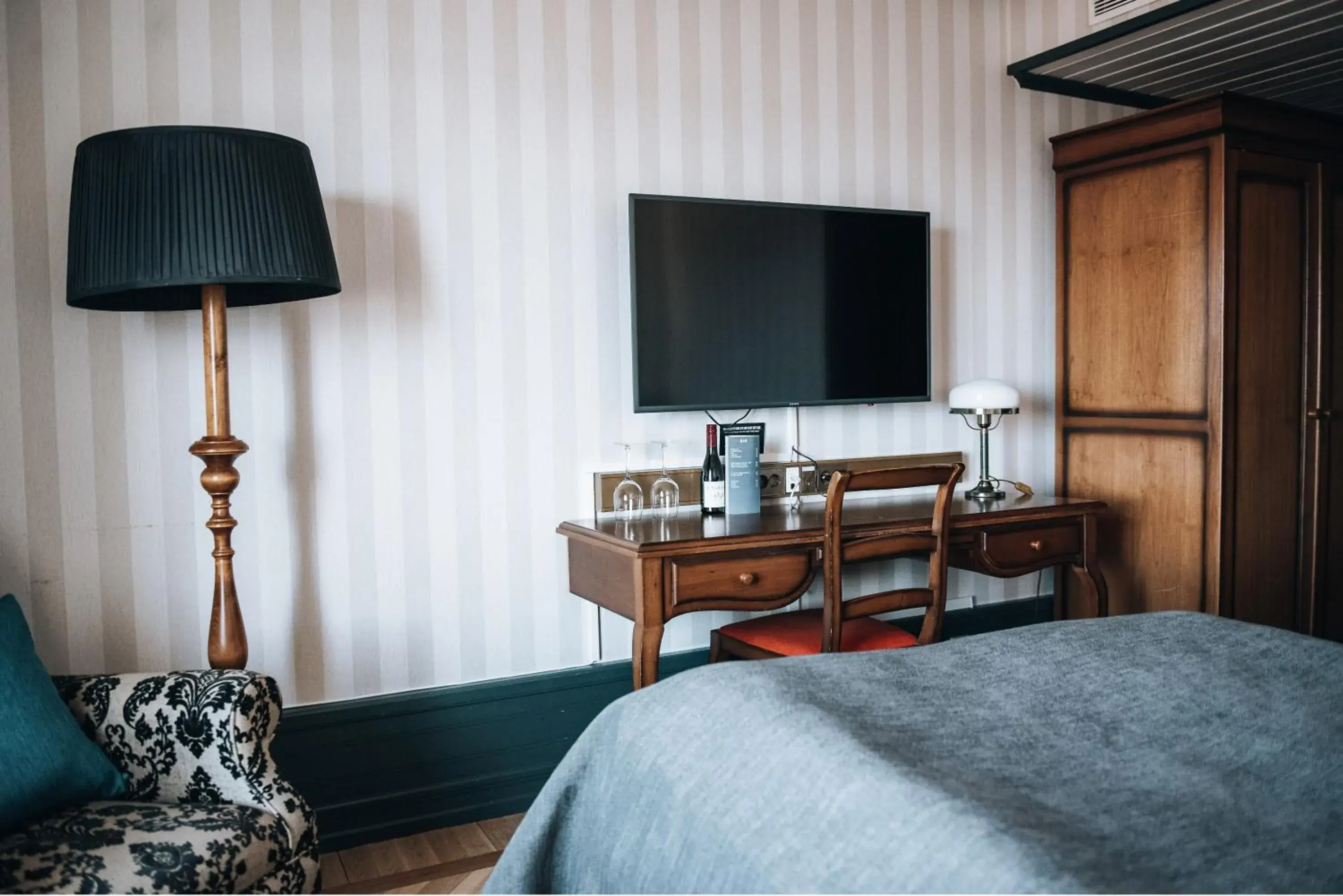 TV and multimedia, Bed in Clarion Hotel Wisby TV and multimedia, Bed in Clarion Hotel Wisby