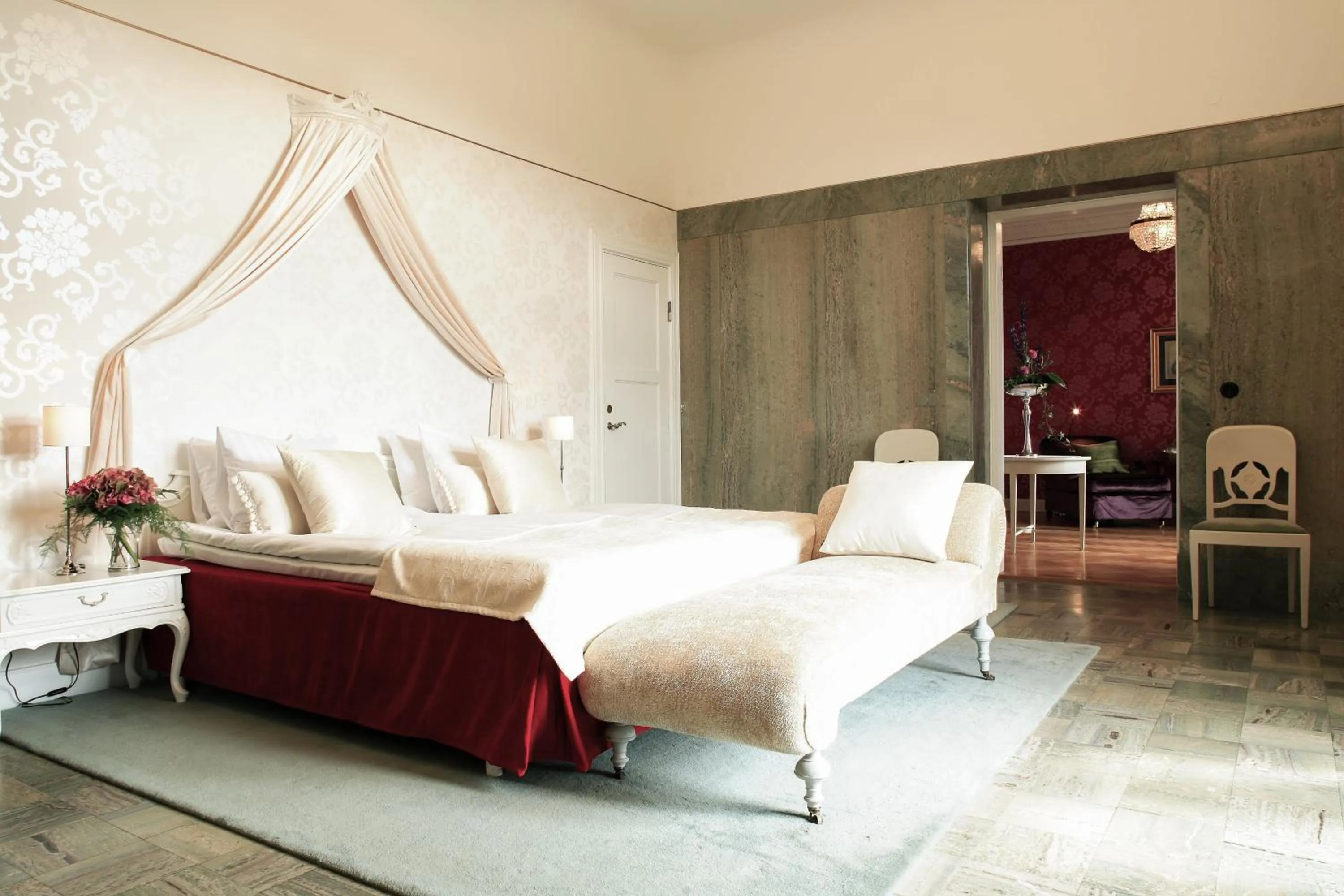 Bed in Bjertorp Slott