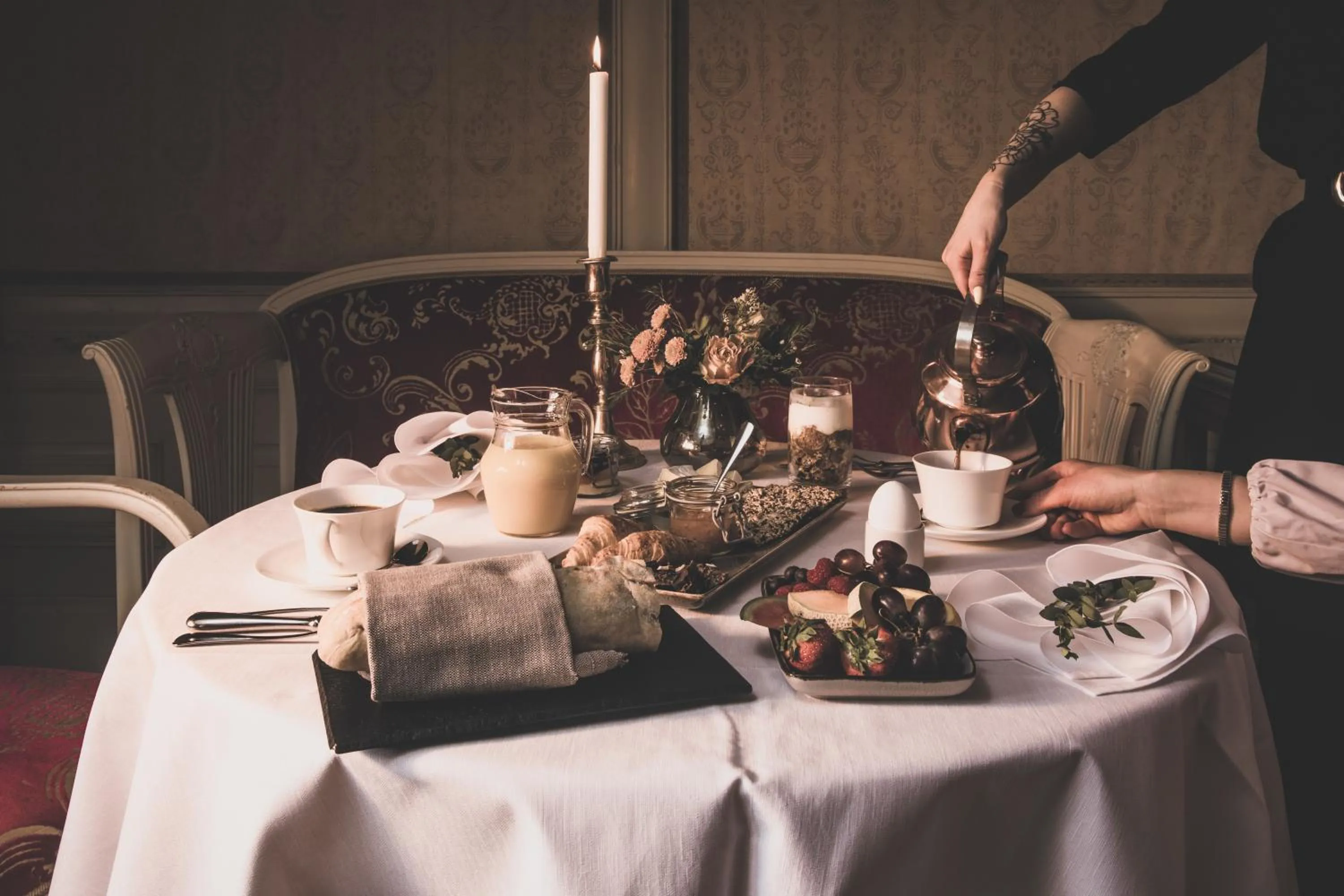 Breakfast in Bjertorp Slott