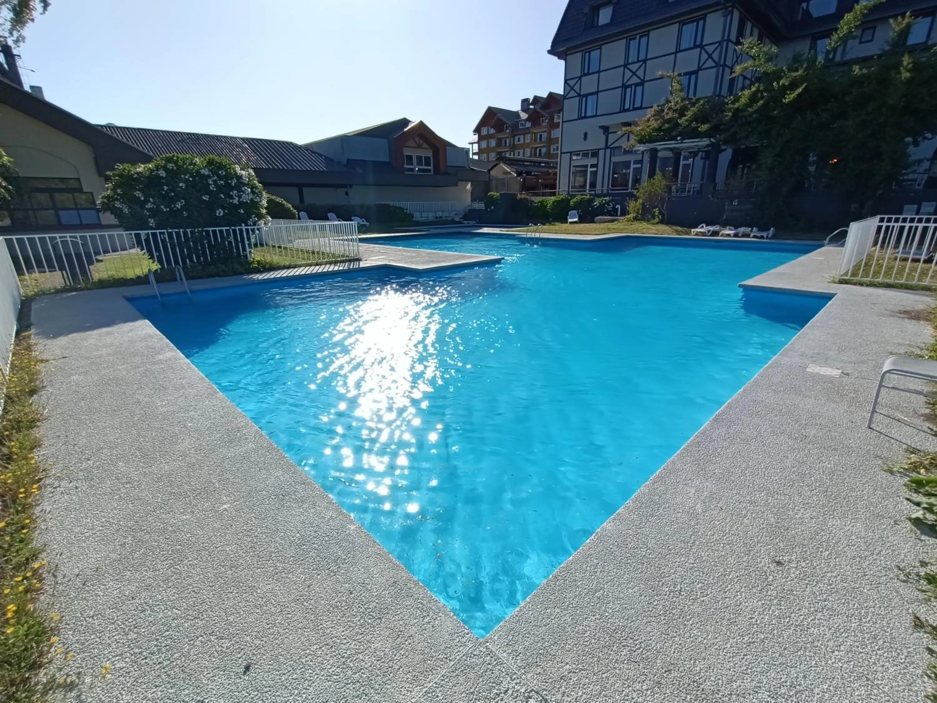 Swimming pool in Apart Enjoy Pucón