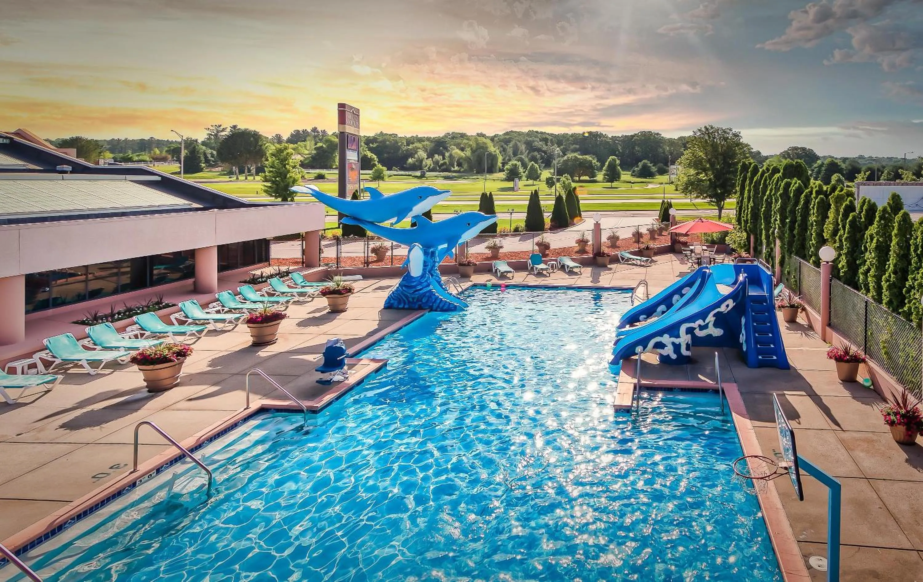 Grand Marquis Waterpark Hotel & Suites