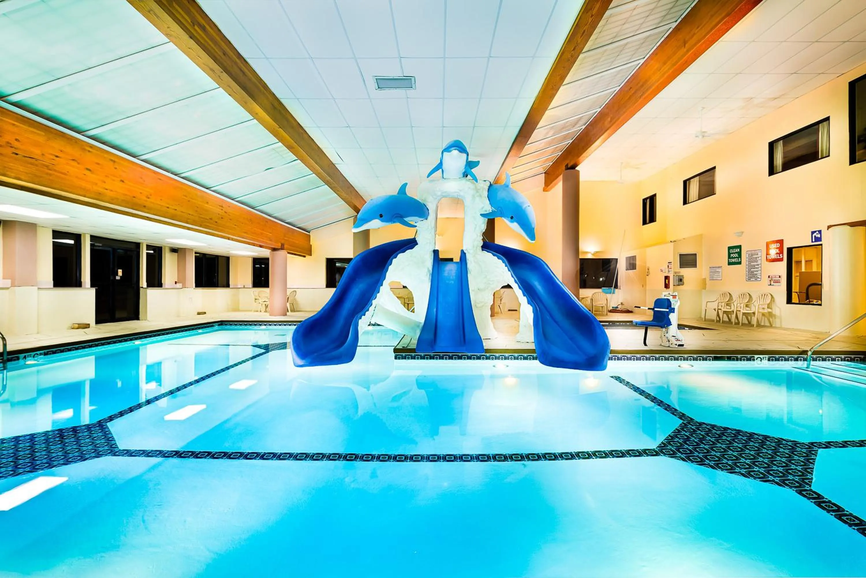 Grand Marquis Waterpark Hotel & Suites