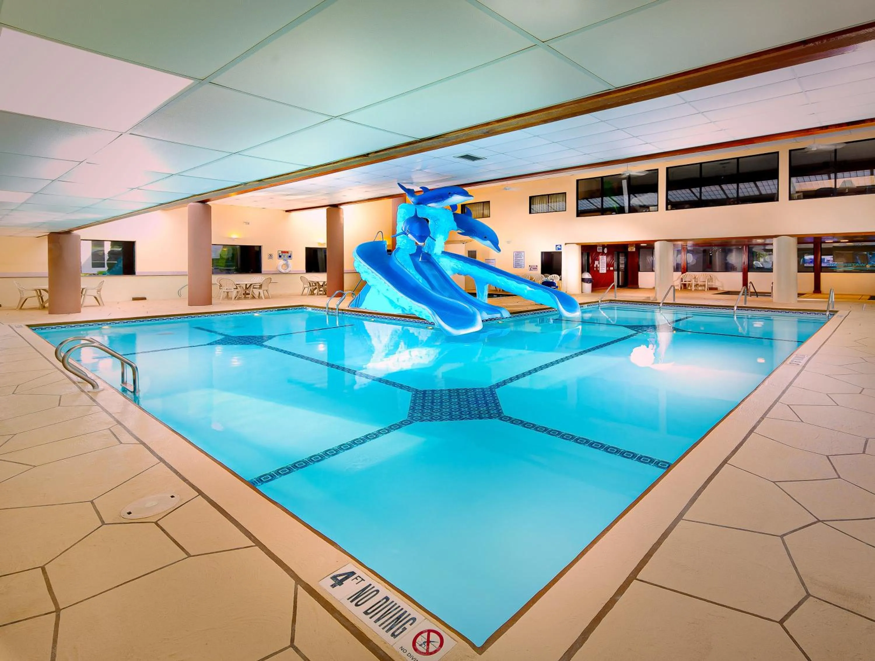 Grand Marquis Waterpark Hotel & Suites