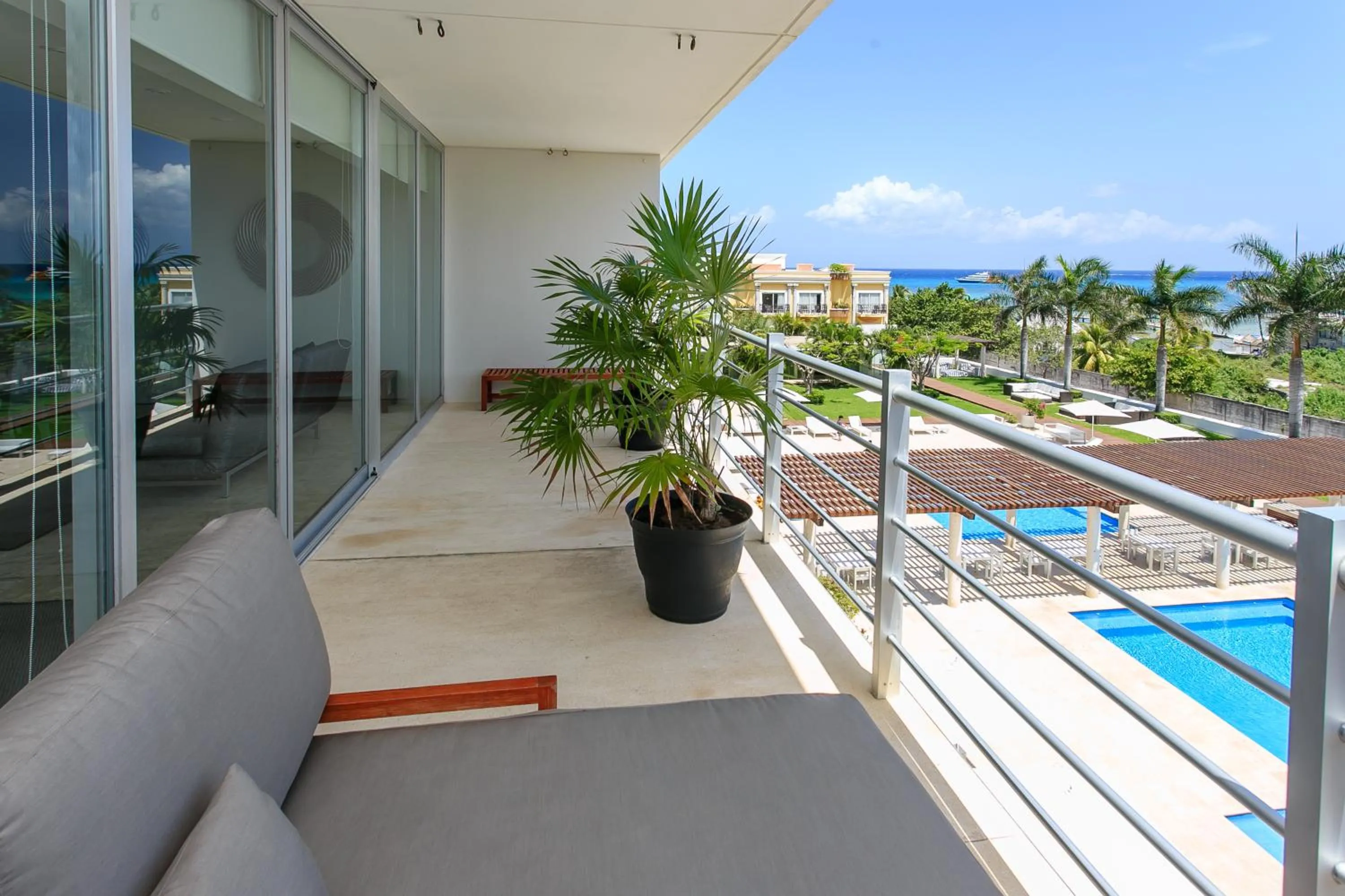 Balcony/Terrace in Magia Beachside Condo