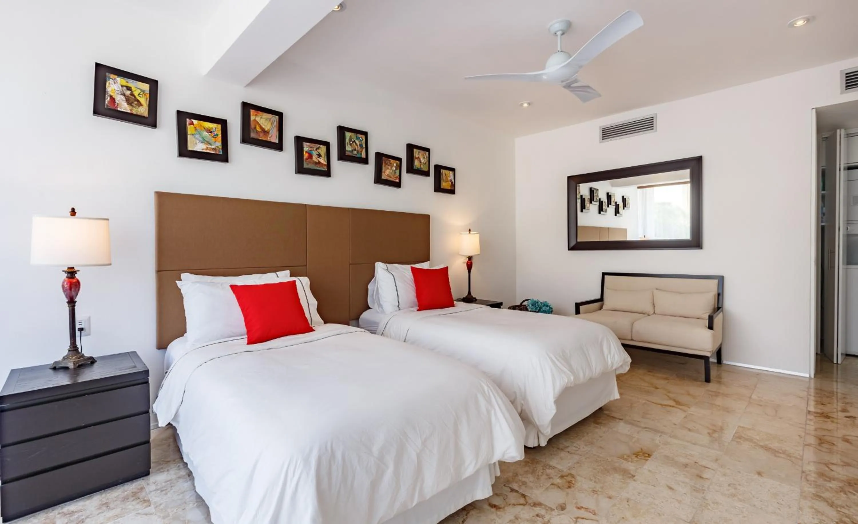 Bedroom, Bed in Magia Beachside Condo