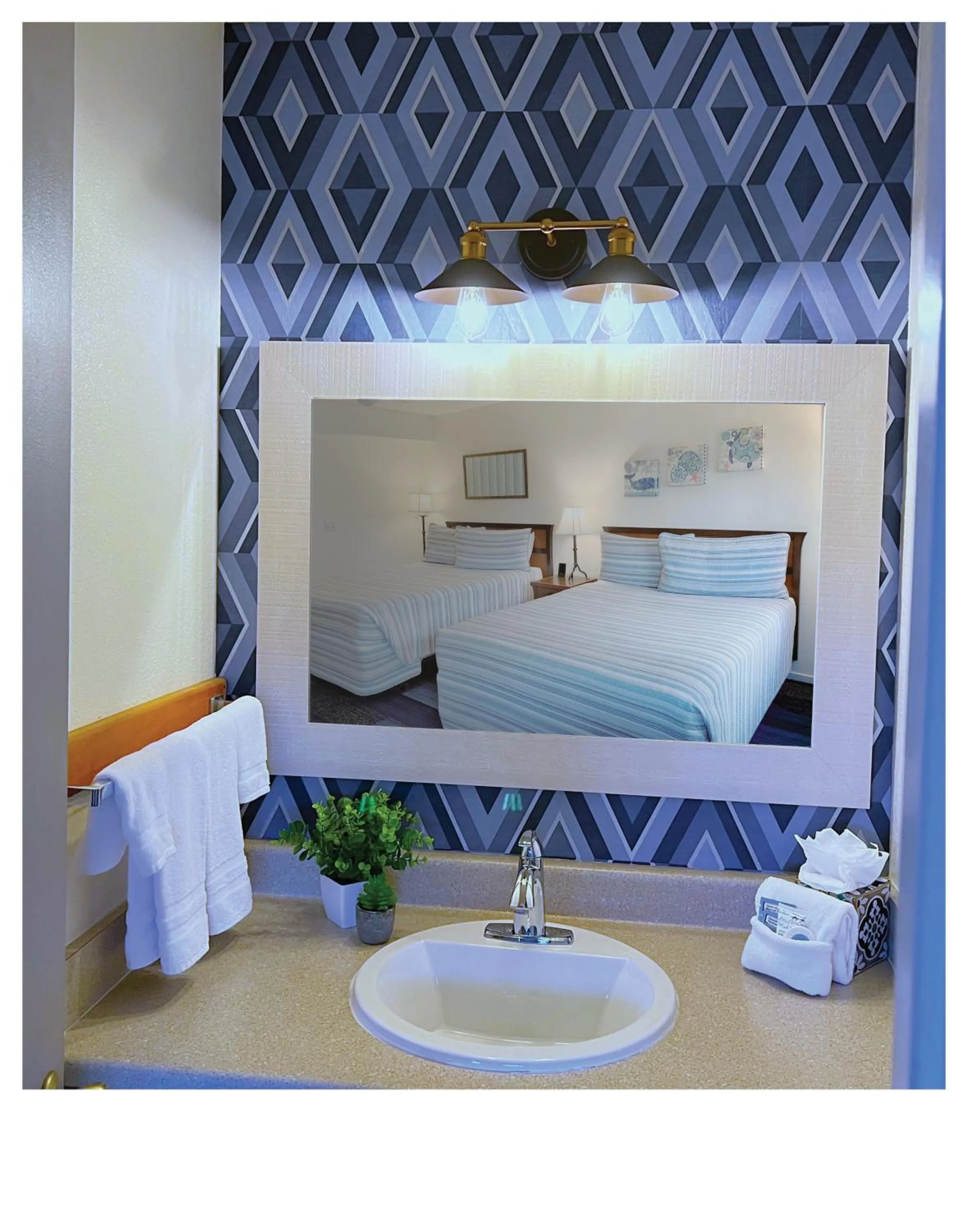 Bathroom in Surf & Sand Inn
