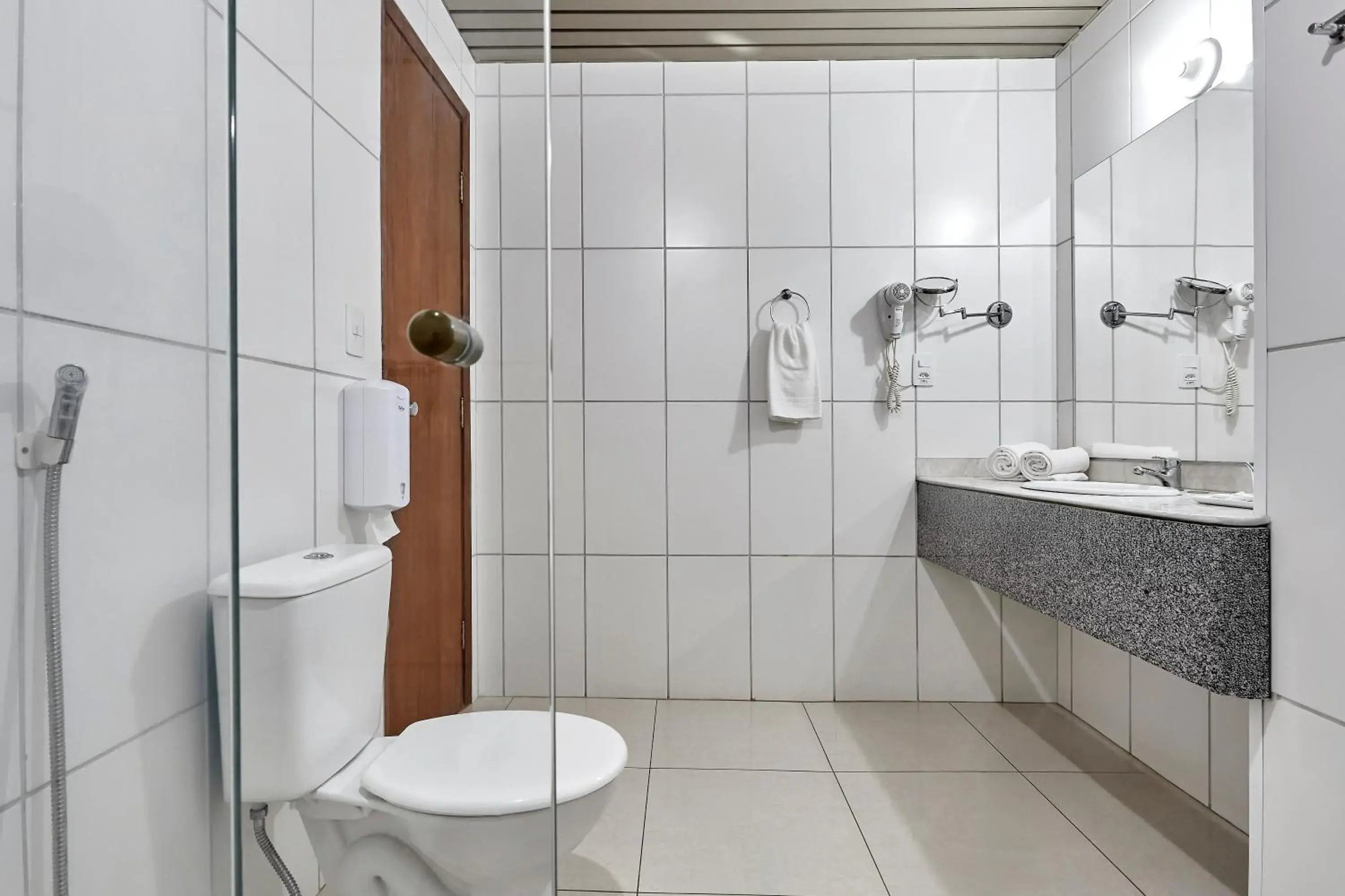 Bathroom in Hotel Nacional Inn Limeira Bathroom in Hotel Nacional Inn Limeira