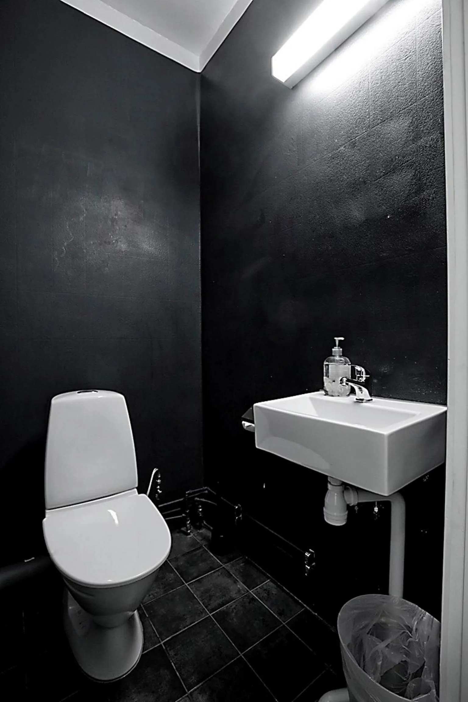 Toilet in Acco Hostel