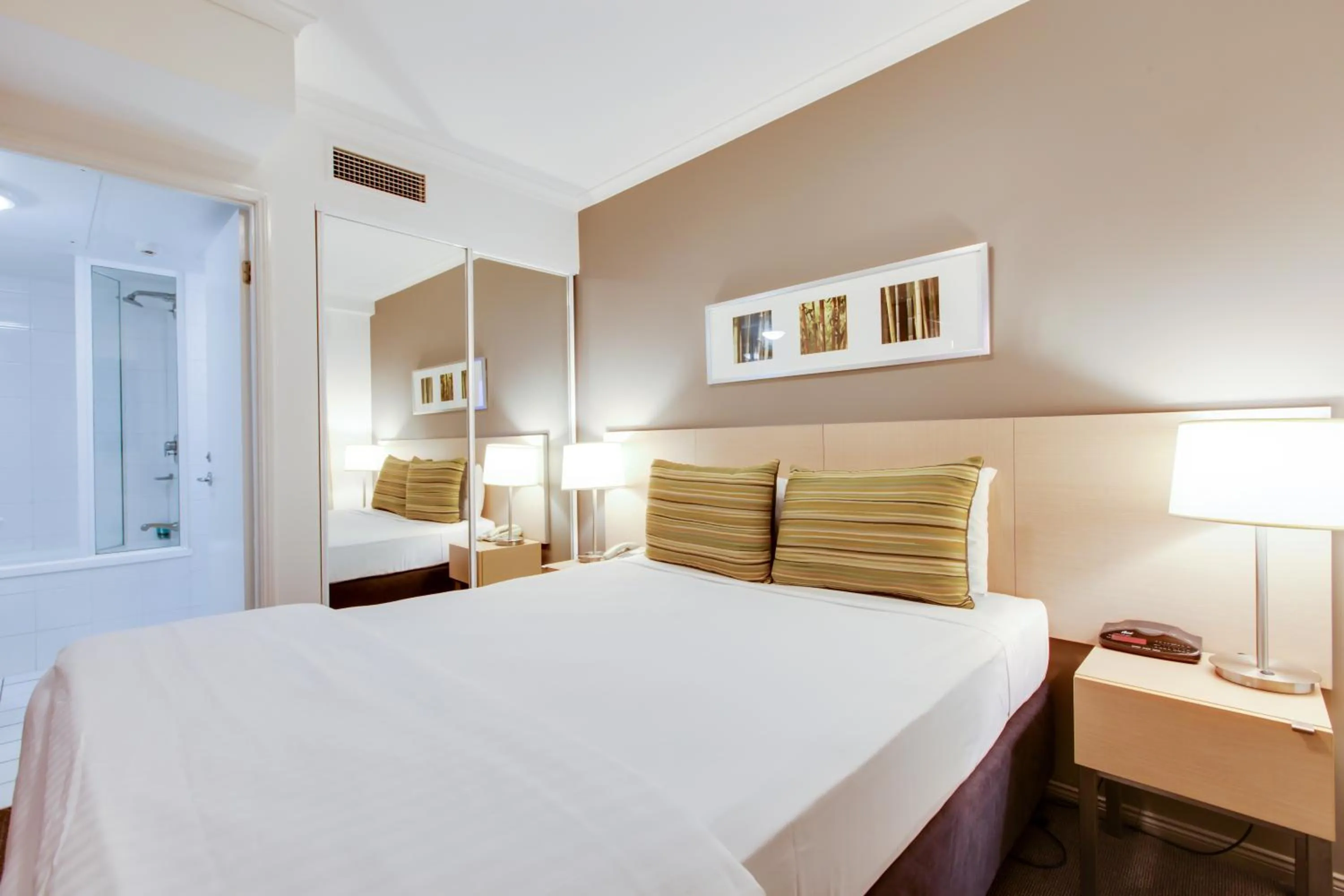 Bedroom, Room Photo in Oakwood Hotel & Apartments Brisbane