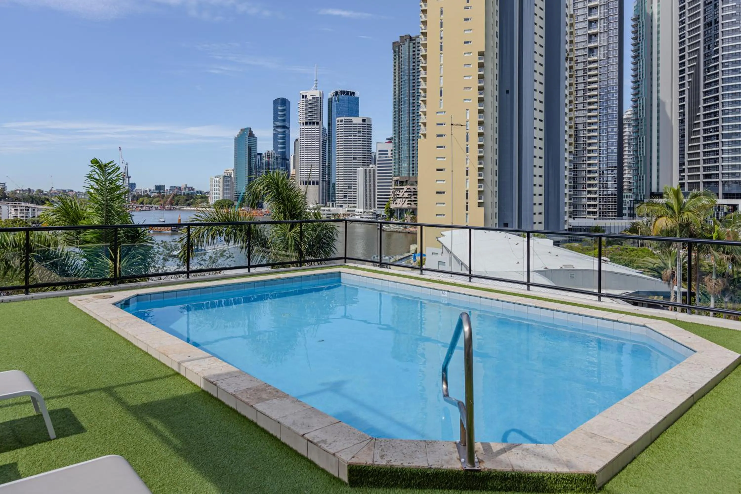 Pool view, Swimming Pool in Oakwood Hotel & Apartments Brisbane