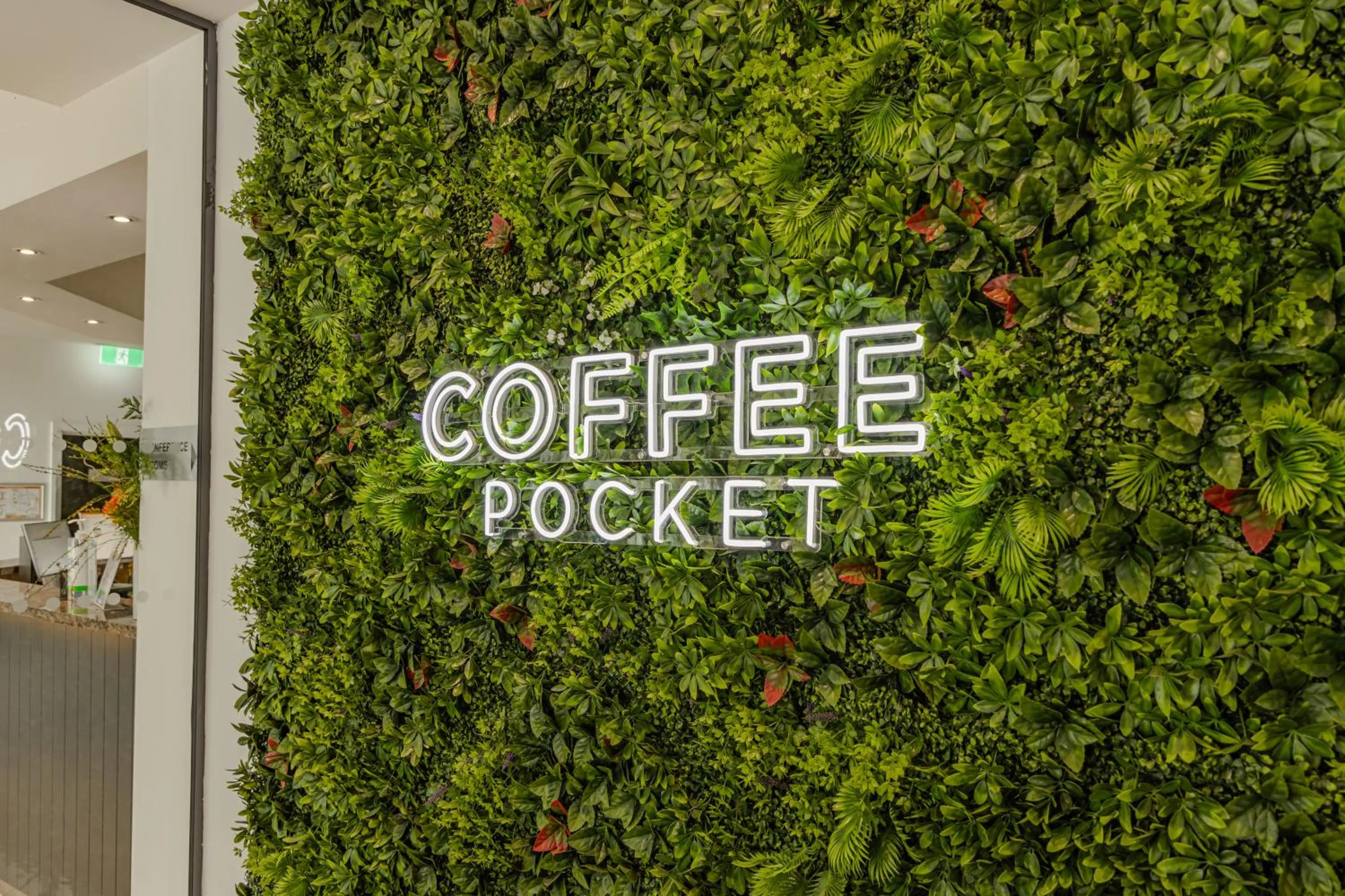 Restaurant/places to eat in Oakwood Hotel & Apartments Brisbane