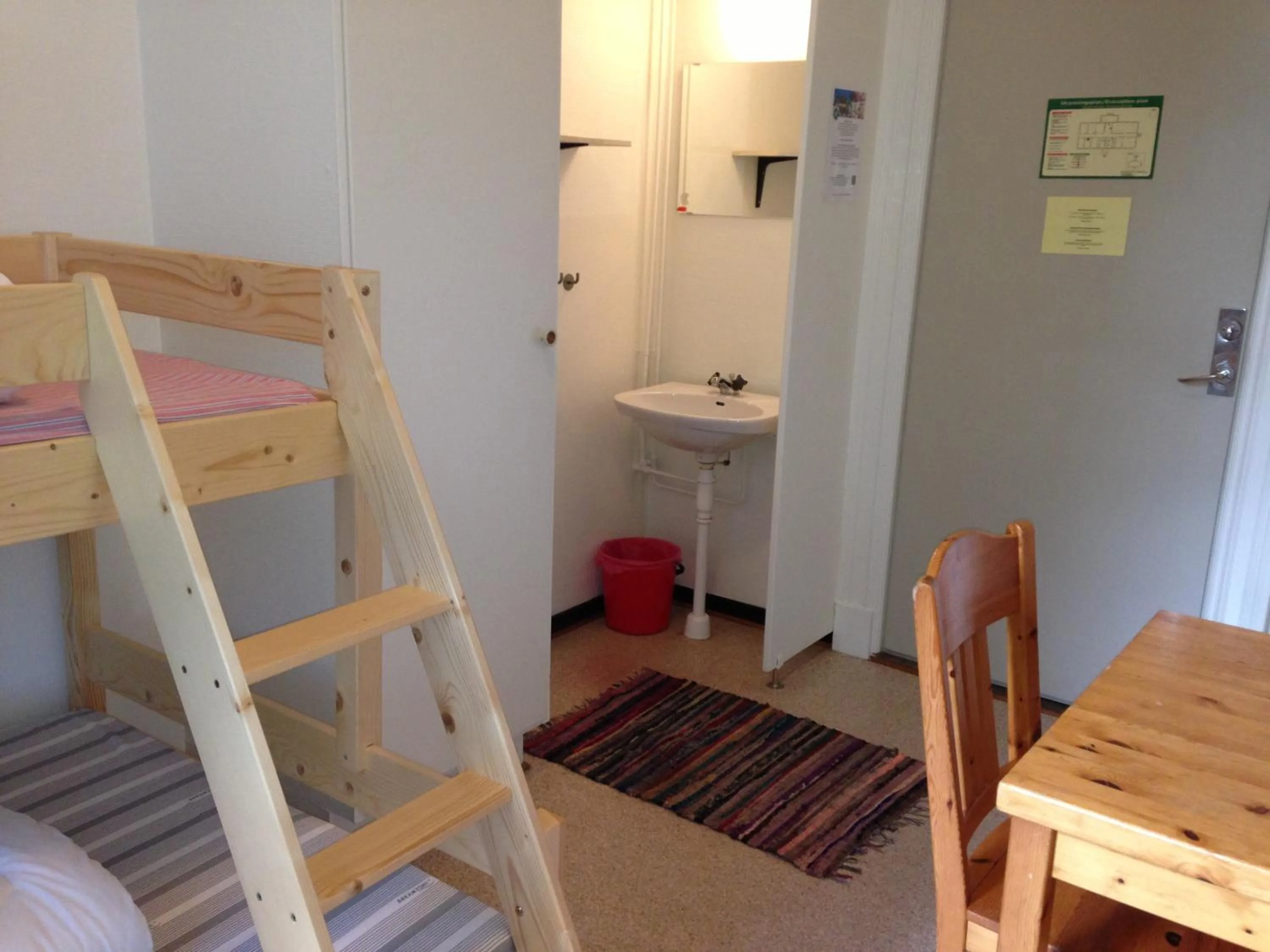 bunk bed in Ronneby Brunnspark Vandrarhem och B&B