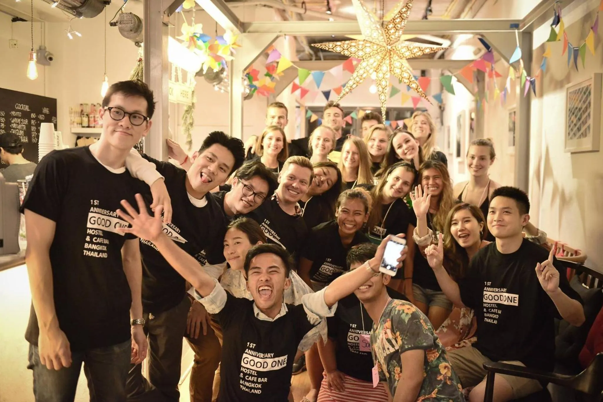 Good One Poshtel & Cafe Bar