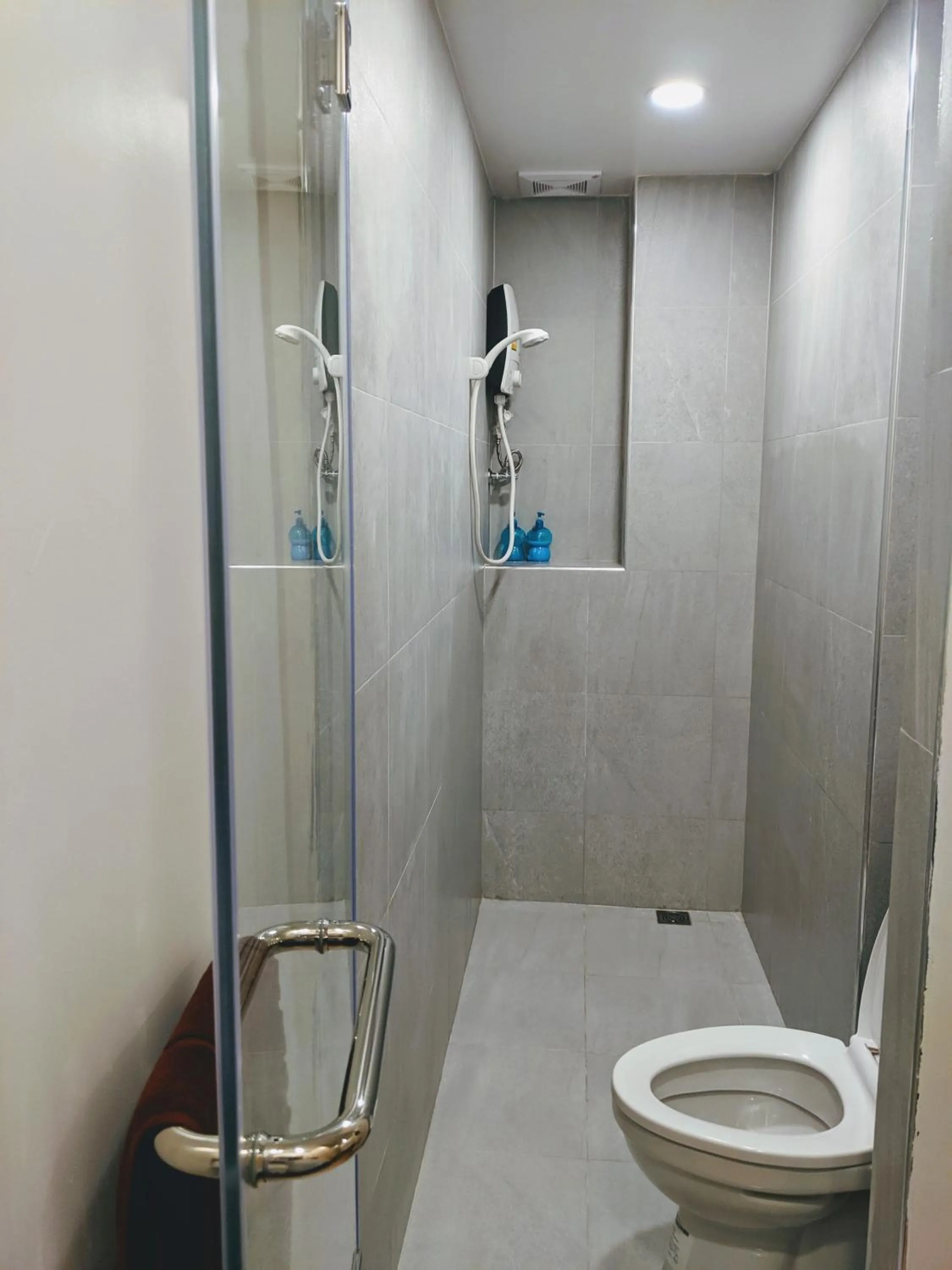 Good One Poshtel & Cafe Bar