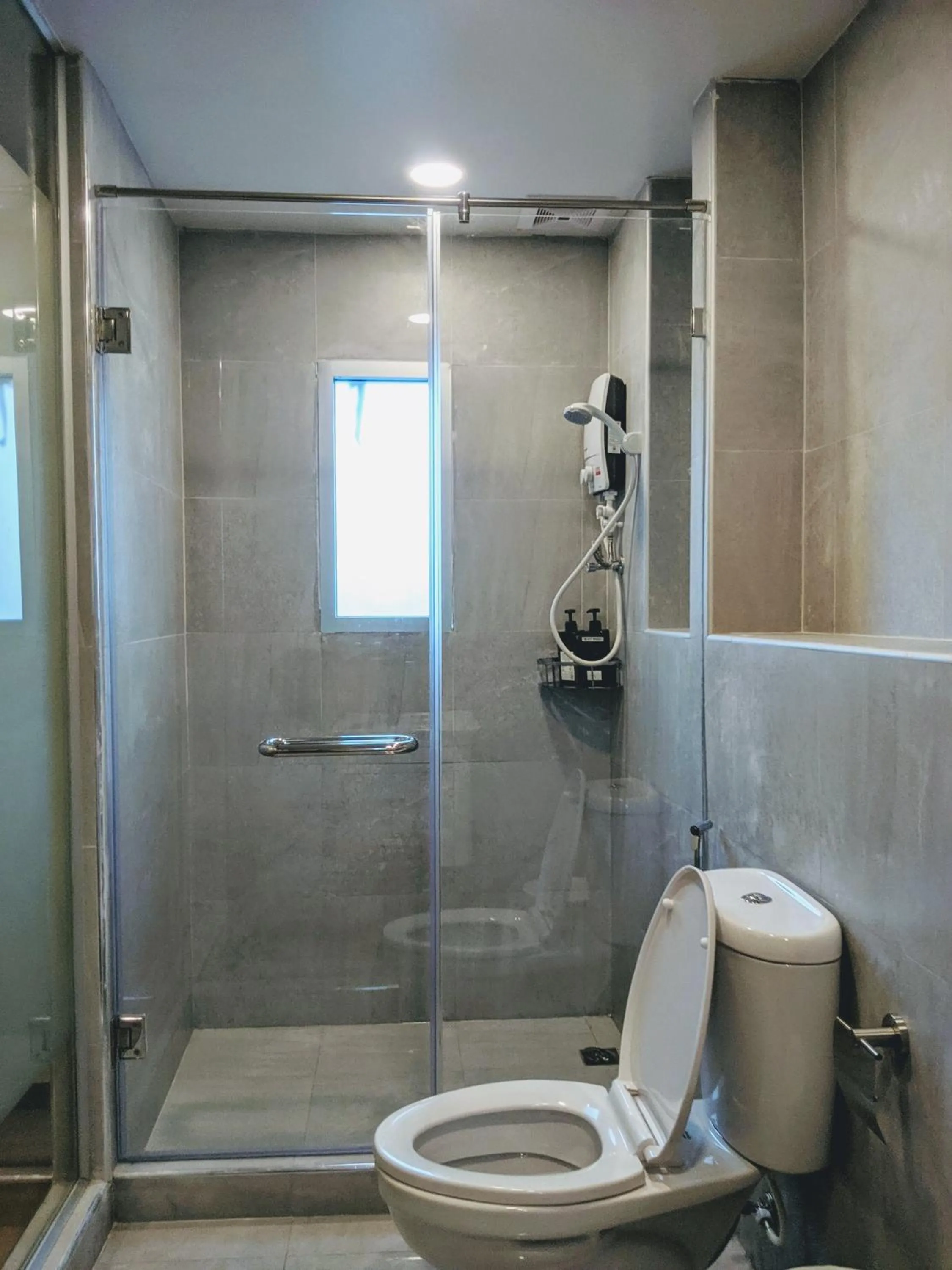 Good One Poshtel & Cafe Bar