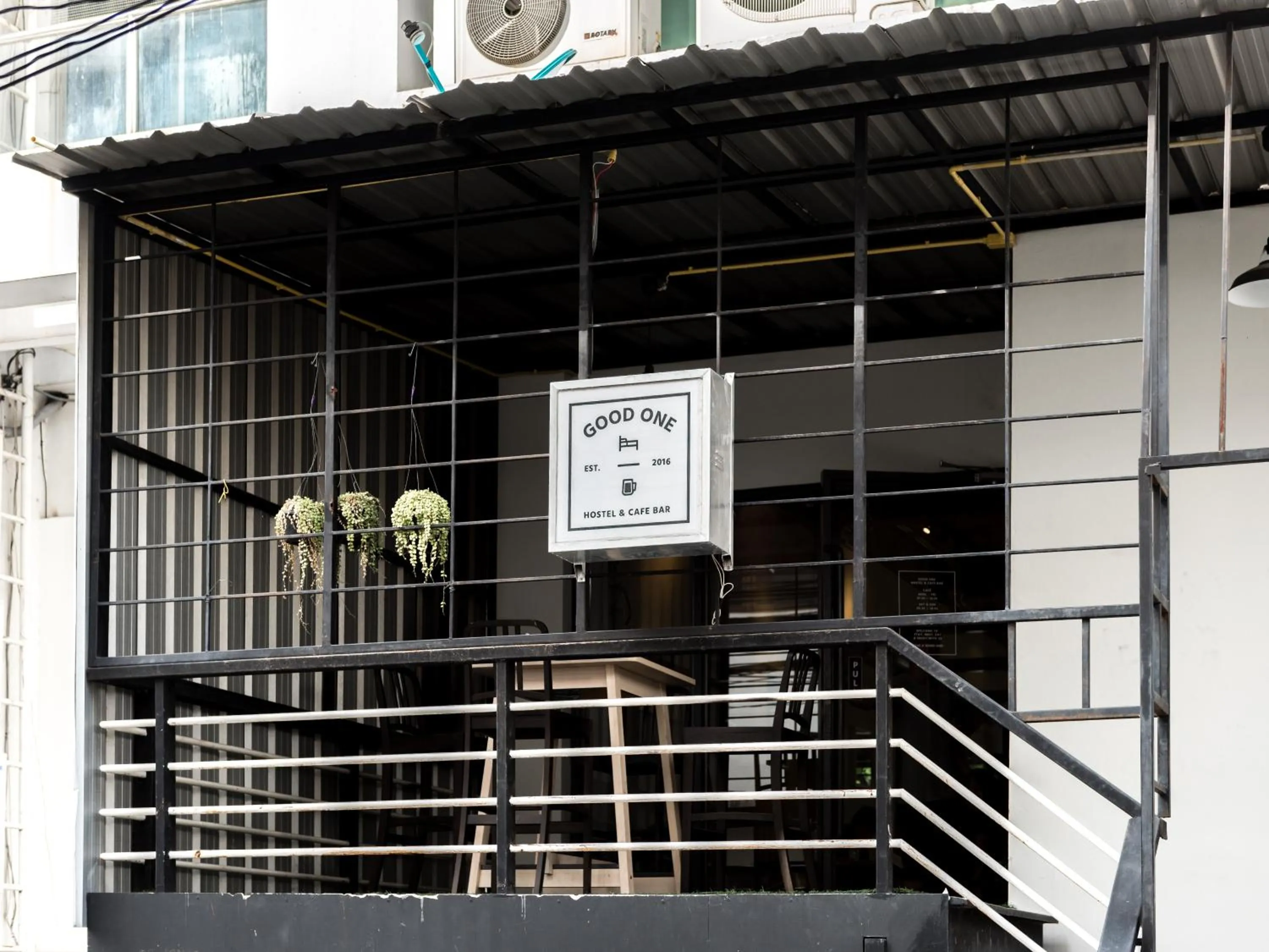 Day in Good One Poshtel & Cafe Bar