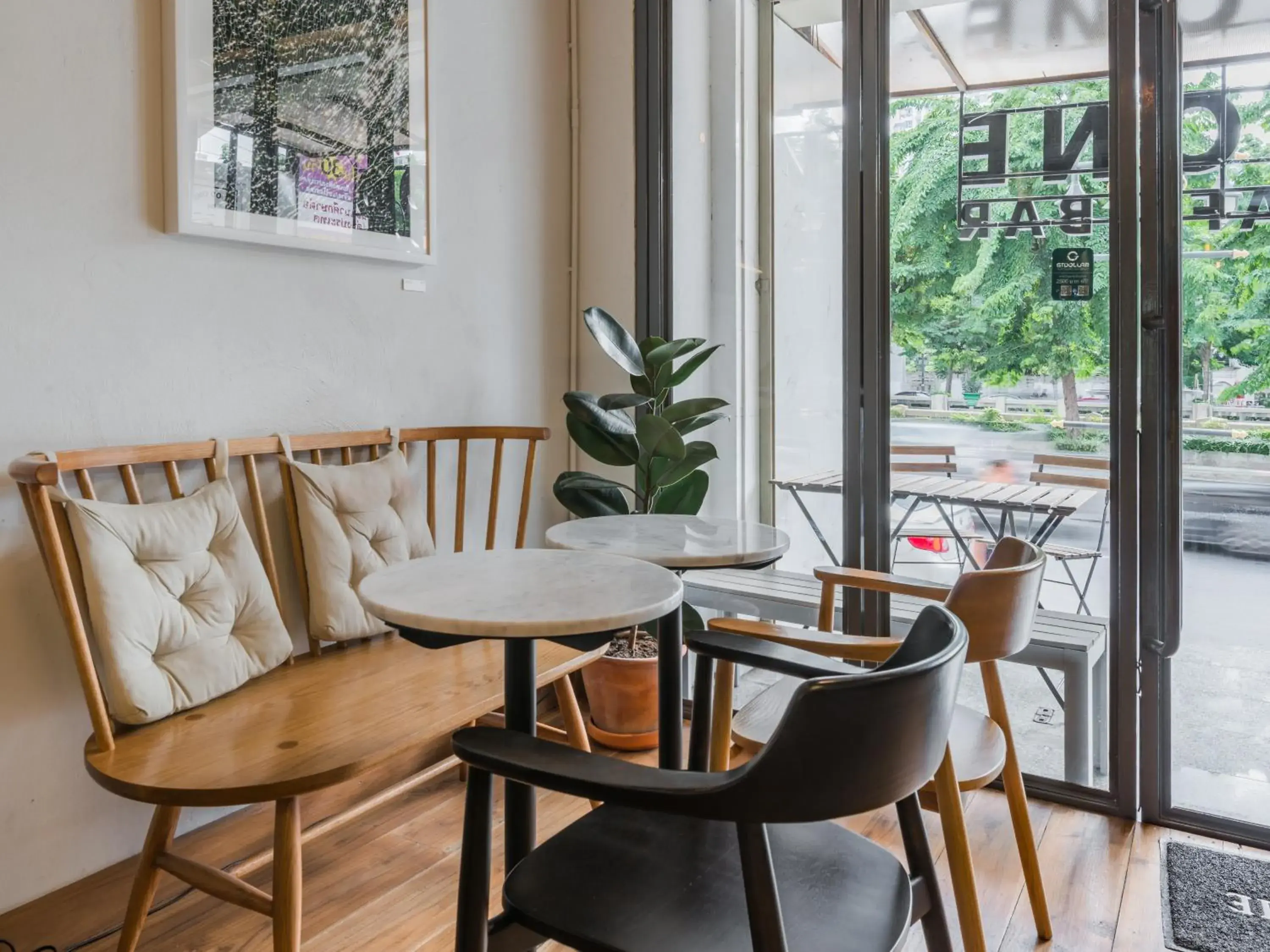 Facade/entrance in Good One Poshtel & Cafe Bar Facade/entrance in Good One Poshtel & Cafe Bar