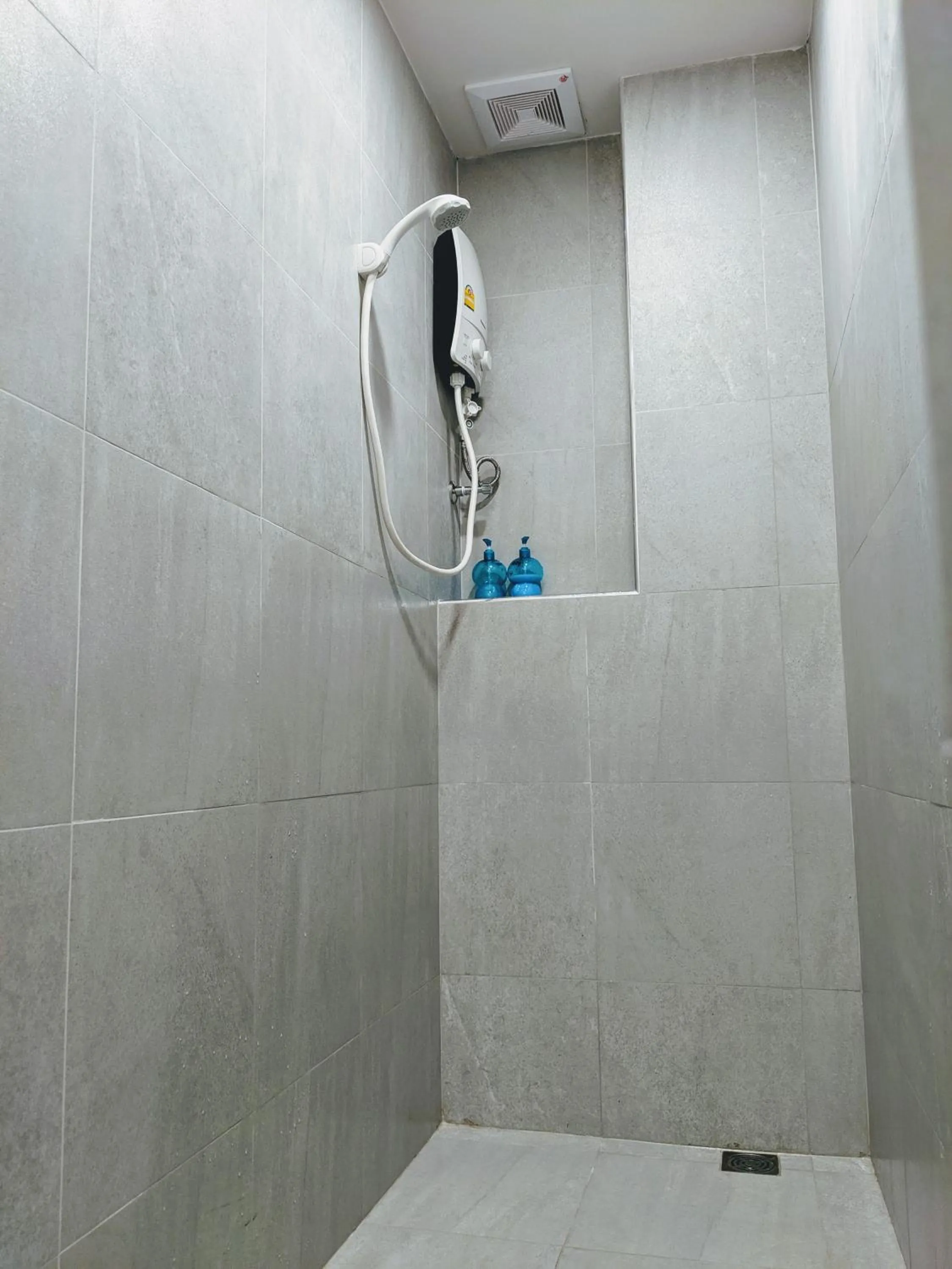 Good One Poshtel & Cafe Bar