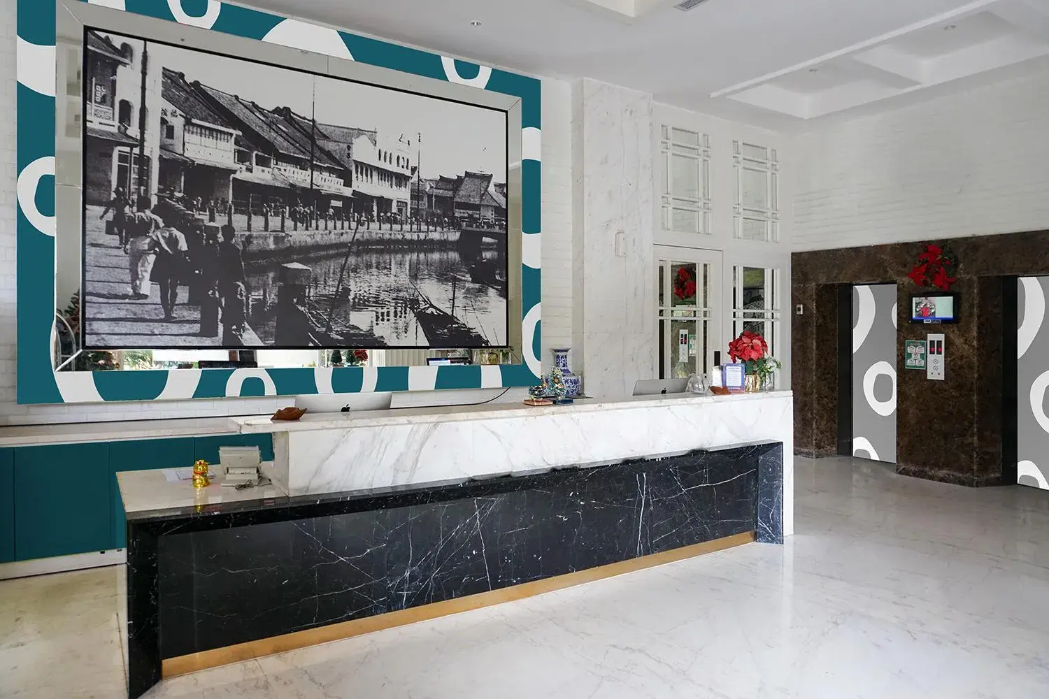 Lobby or reception in 1O1 URBAN Jakarta Glodok - Kota Tua Lobby or reception in 1O1 URBAN Jakarta Glodok - Kota Tua